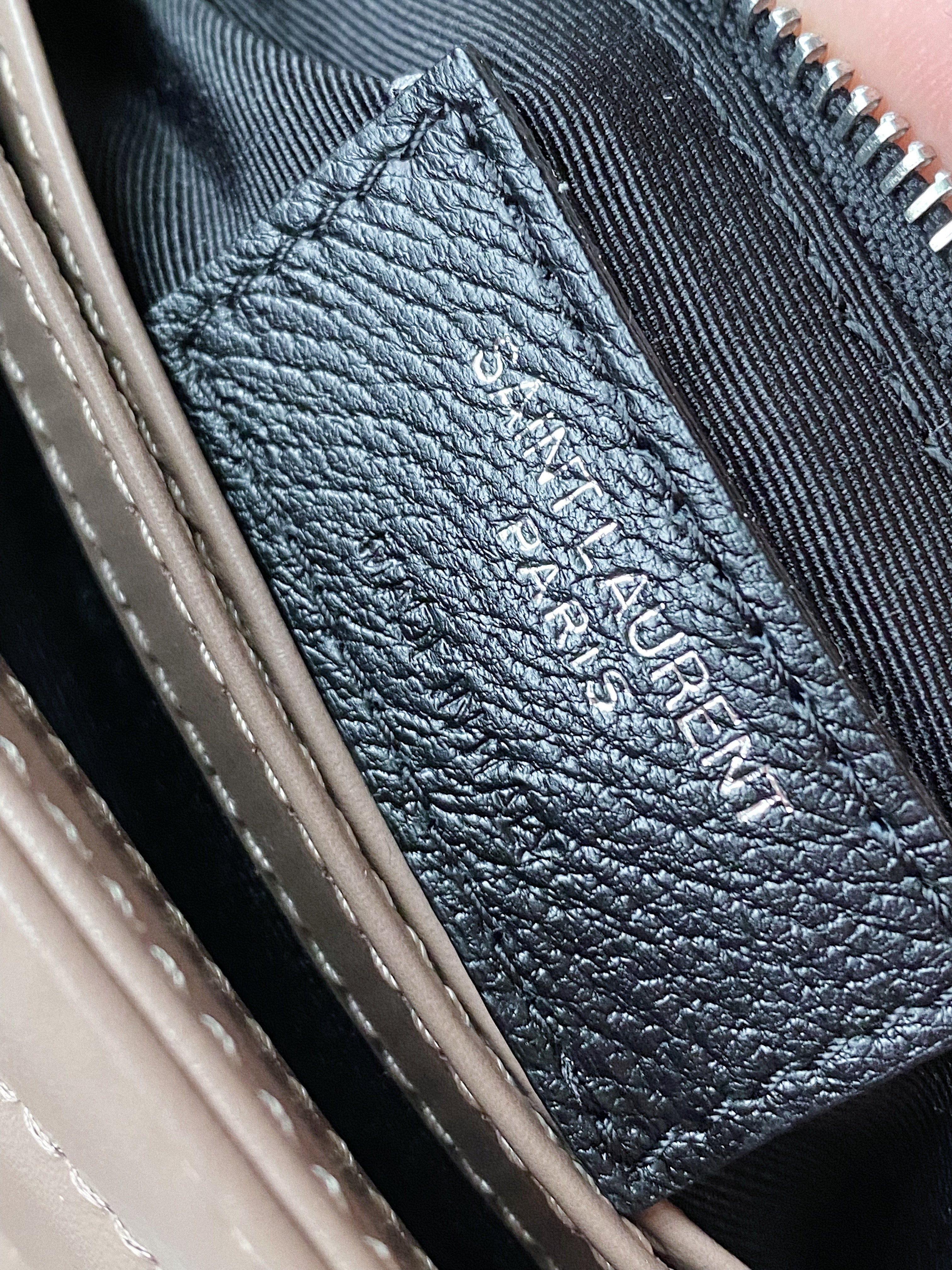 [TOP] Yves Saint Laurent YSL Loulou Toy Bag - Taupe