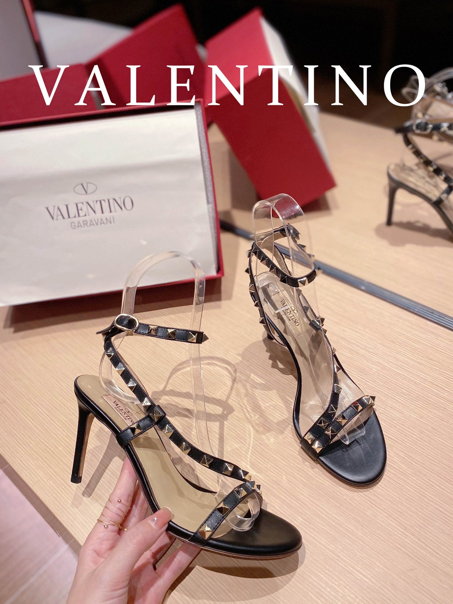 [TOP] VALENTINO  Rockstud Asymmetrical Slingback Sandals - Black