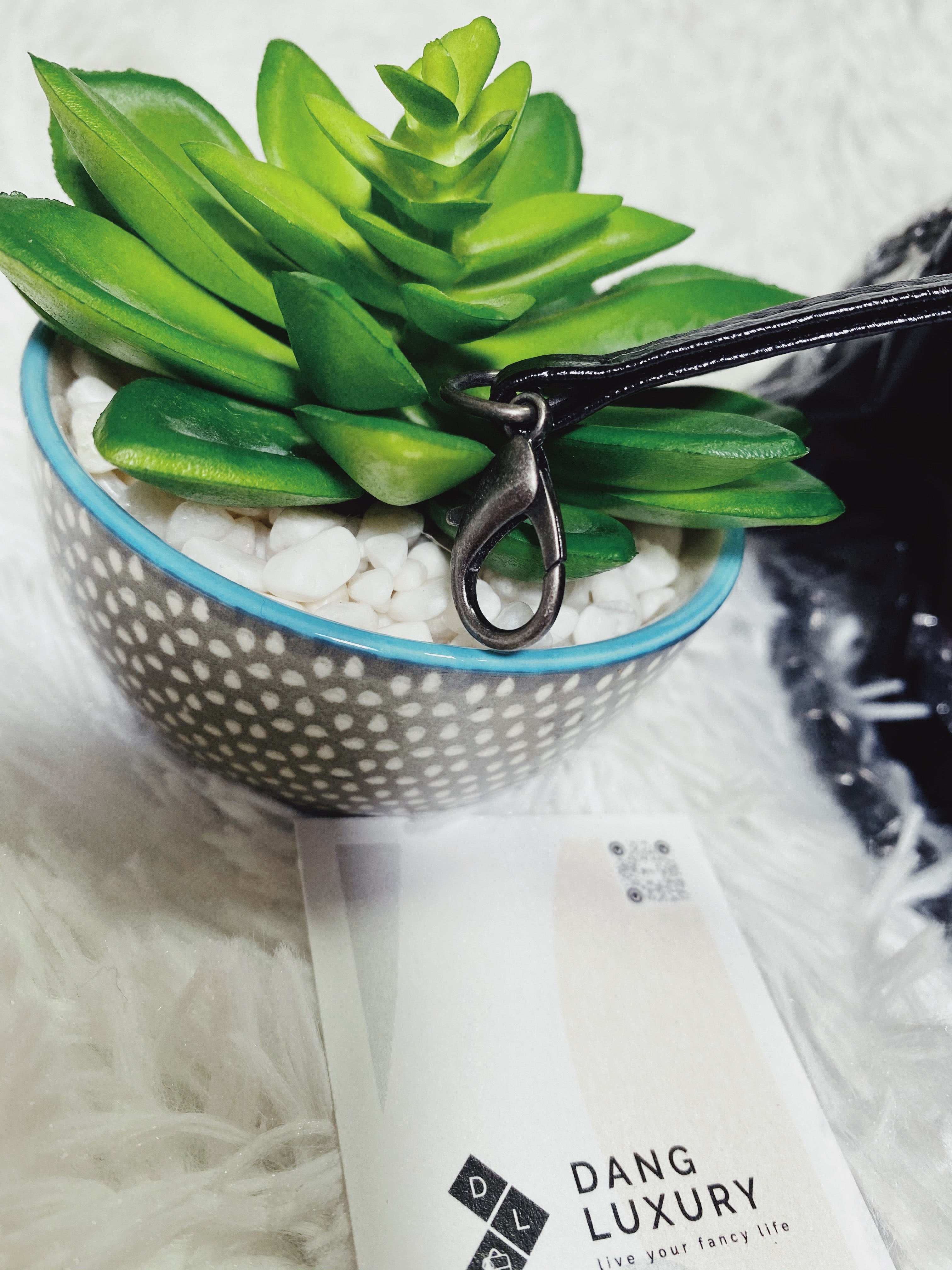 [TOP] CHANEL Quilted Bucket Backpack - BLACK