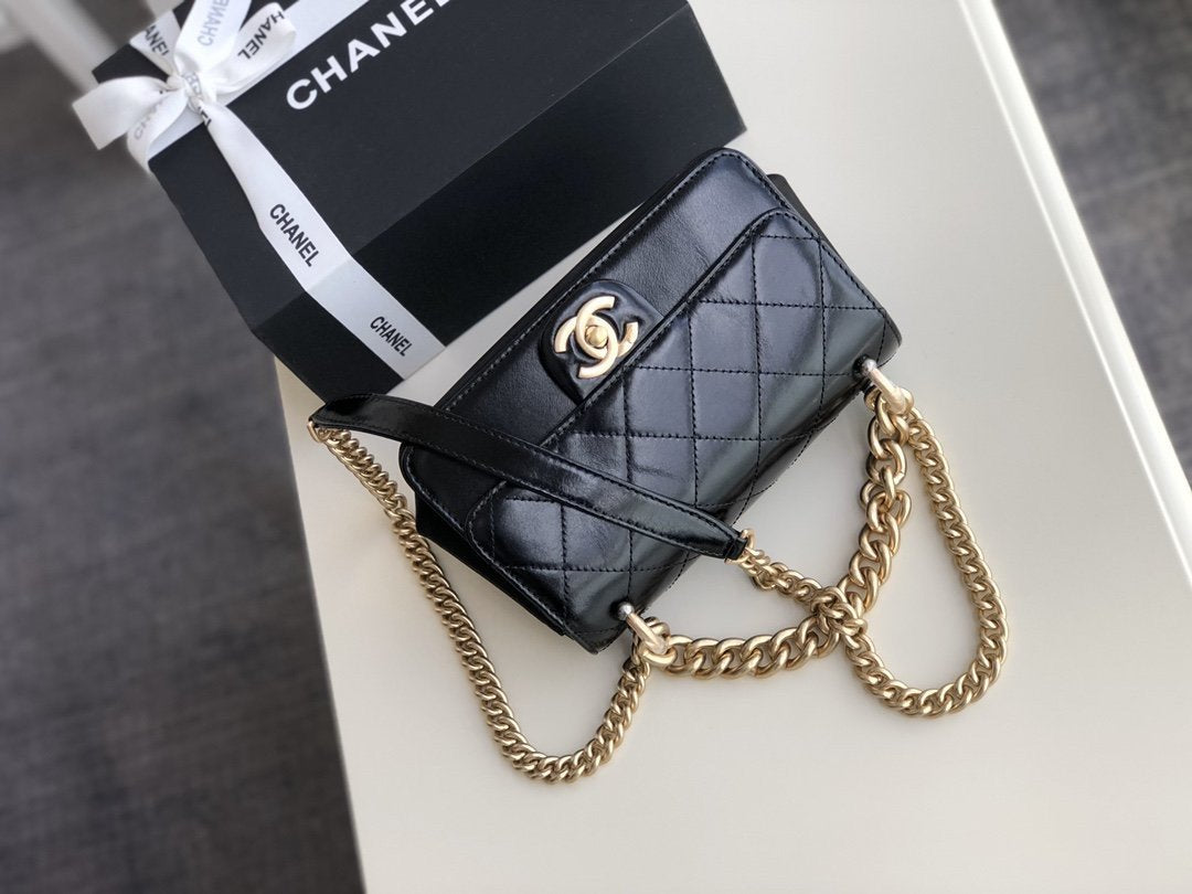 [TOP] CHANEL Classic Flab Bag Straight Lined Aged Lambskin Mini 20cm - Black & GHW