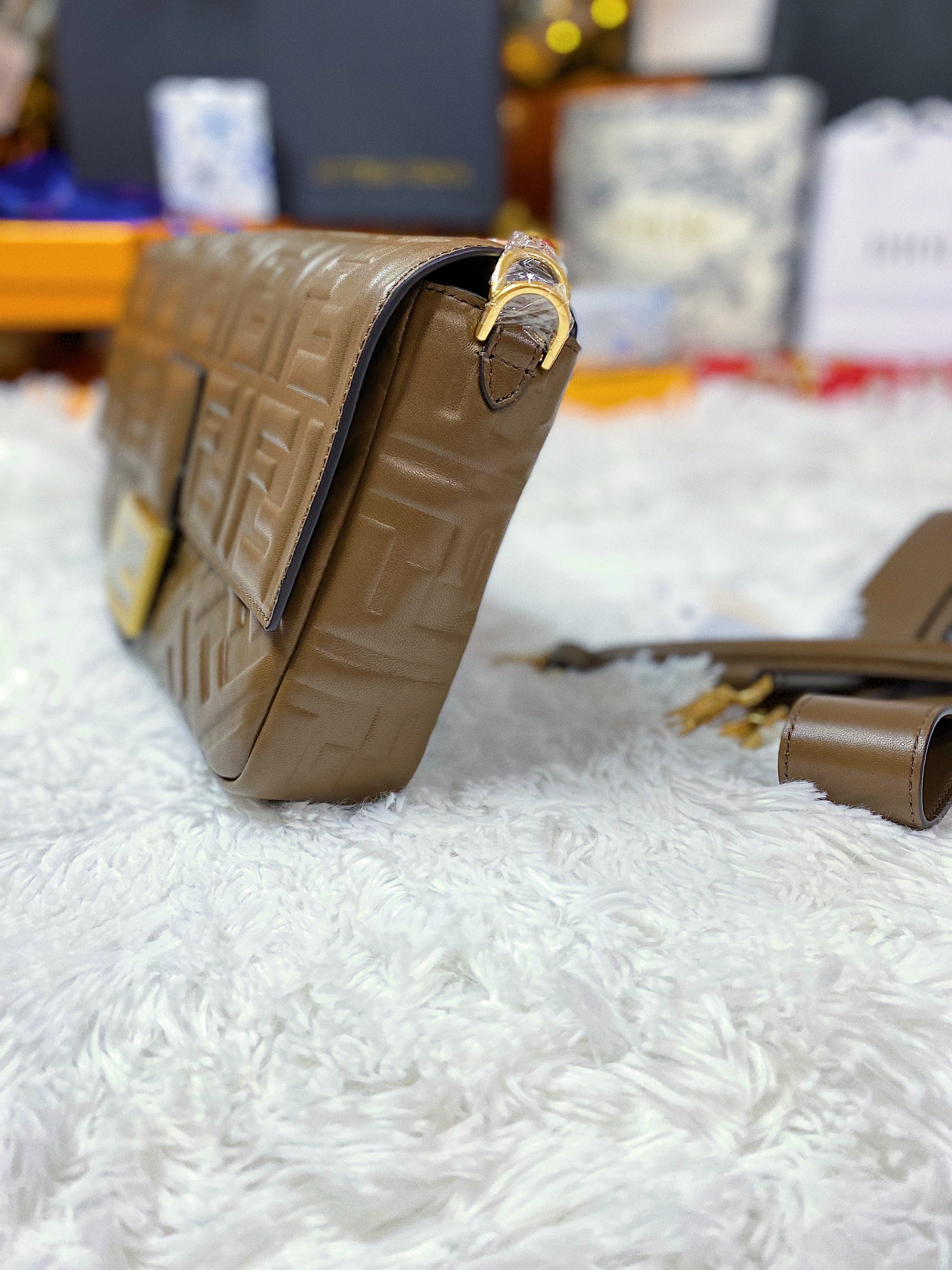 [TOP] FENDI Baguette Large Leather Bag - GREEN NAPPA