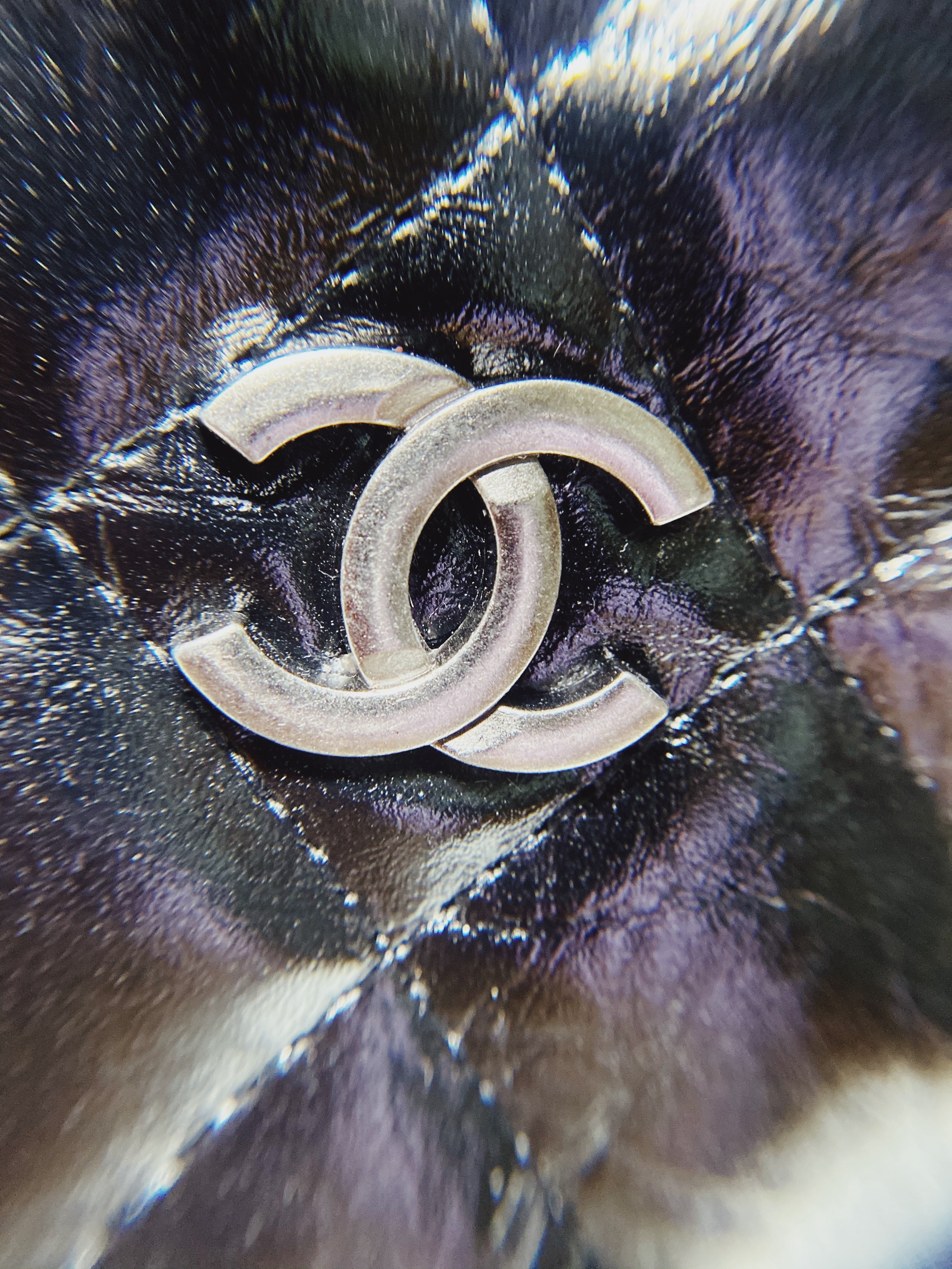 [TOP] CHANEL Quilted Bucket Backpack - BLACK