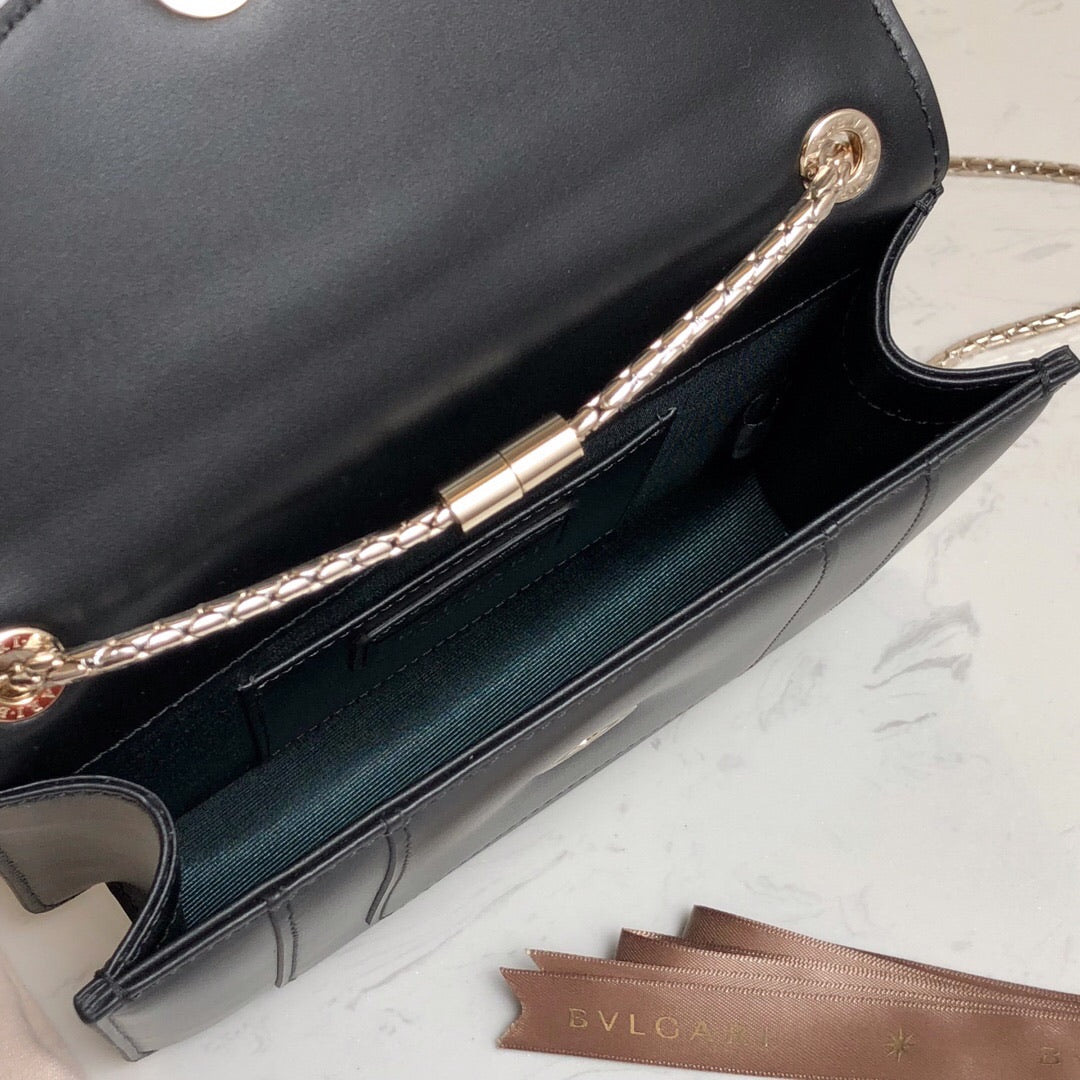 [TOP] BVLGARI Serpenti Forever Crossbody Bag-Black