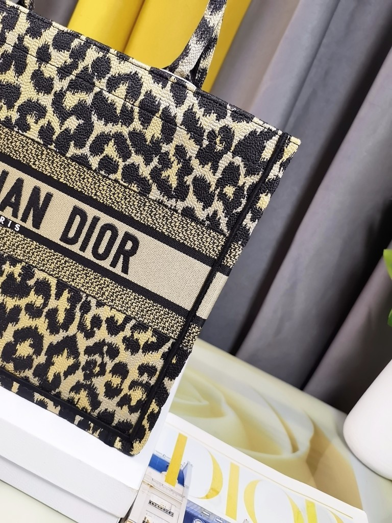 [TOP] Christian Dior Book Tote Bag - Medium  36.5CM- Leopard