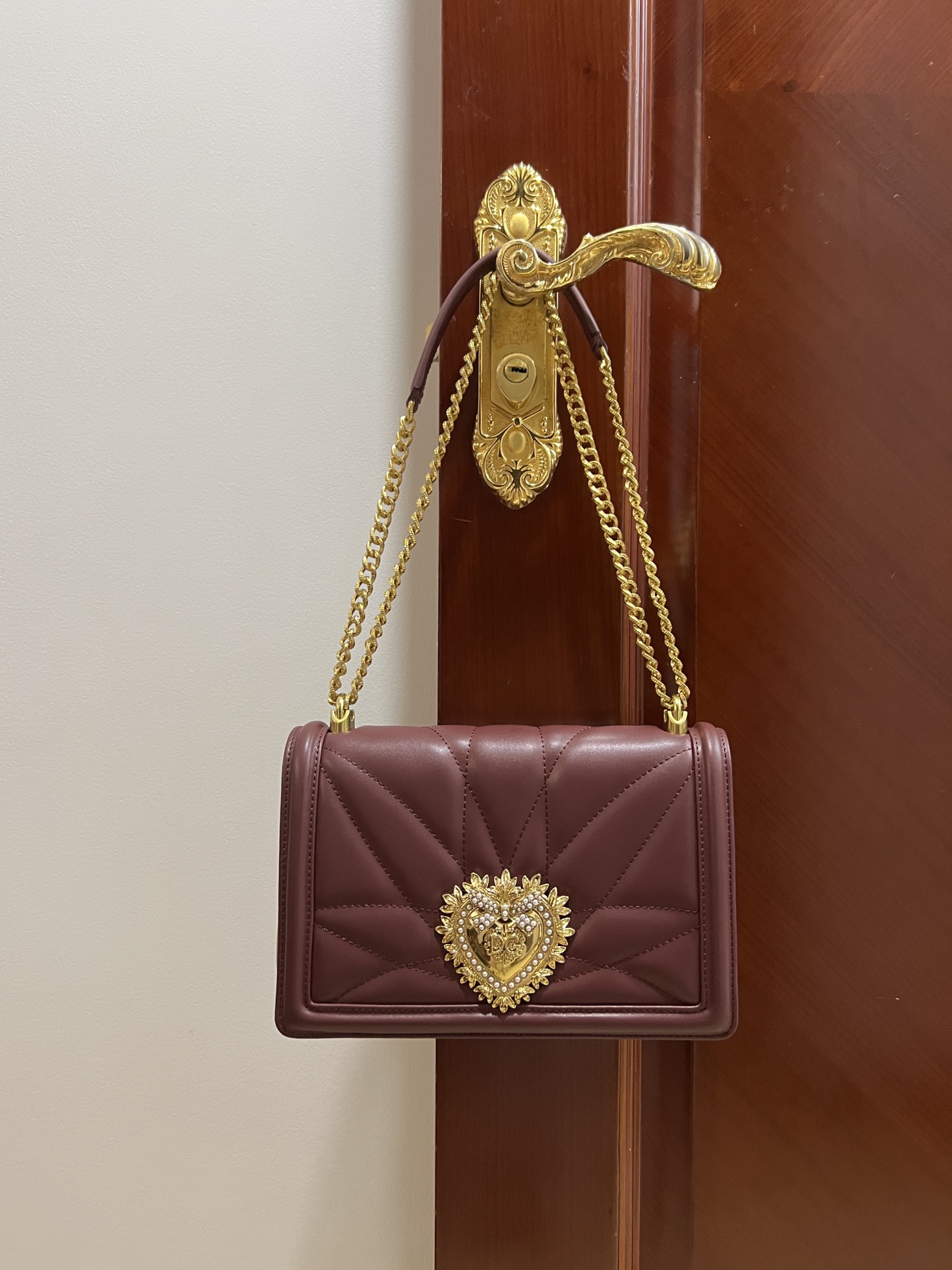 [TOP] Dolce & Gabbana D&G Nappa Leather Devotion Bag 21cm/26cm - Red