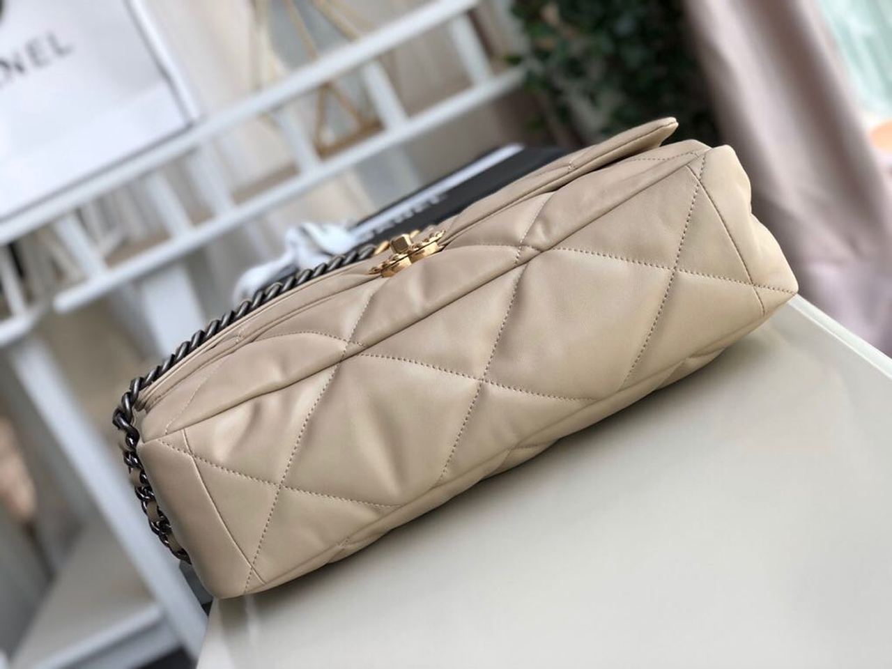 [TOP] CHANEL 19 Flap Bag Maxi 36cm - Beige
