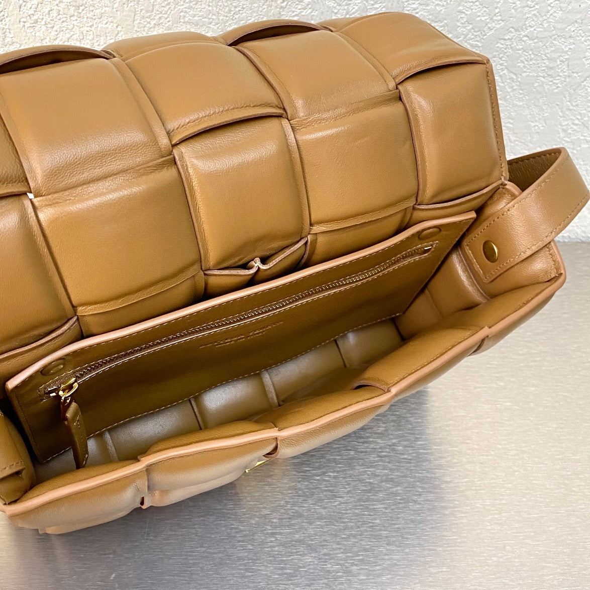 [TOP] Bottega Veneta BV  Paddle Cassette Bag - Caramel