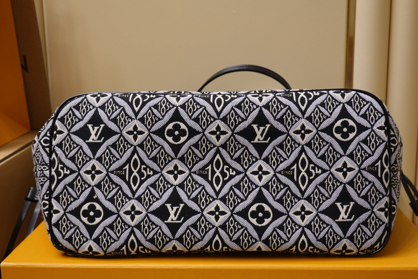 [TOP] Louis Vuitton LV  Neverfull MM Bag 32x17x28cm -Black