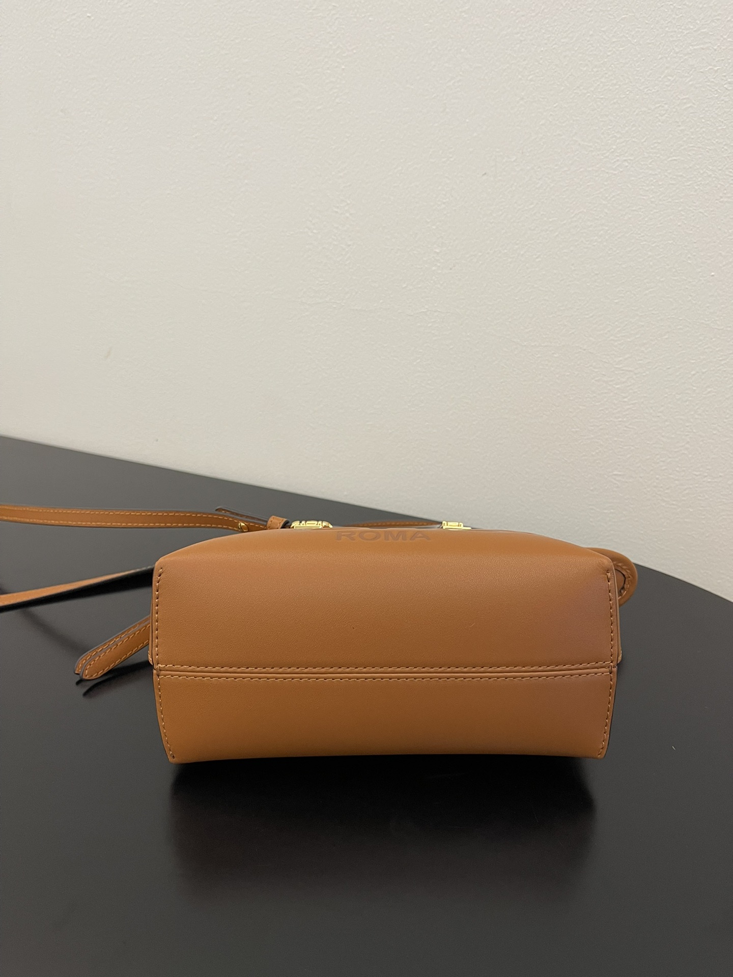 [TOP] FENDI By The Way Boston Bag Mini 17x18x8cm - Brown