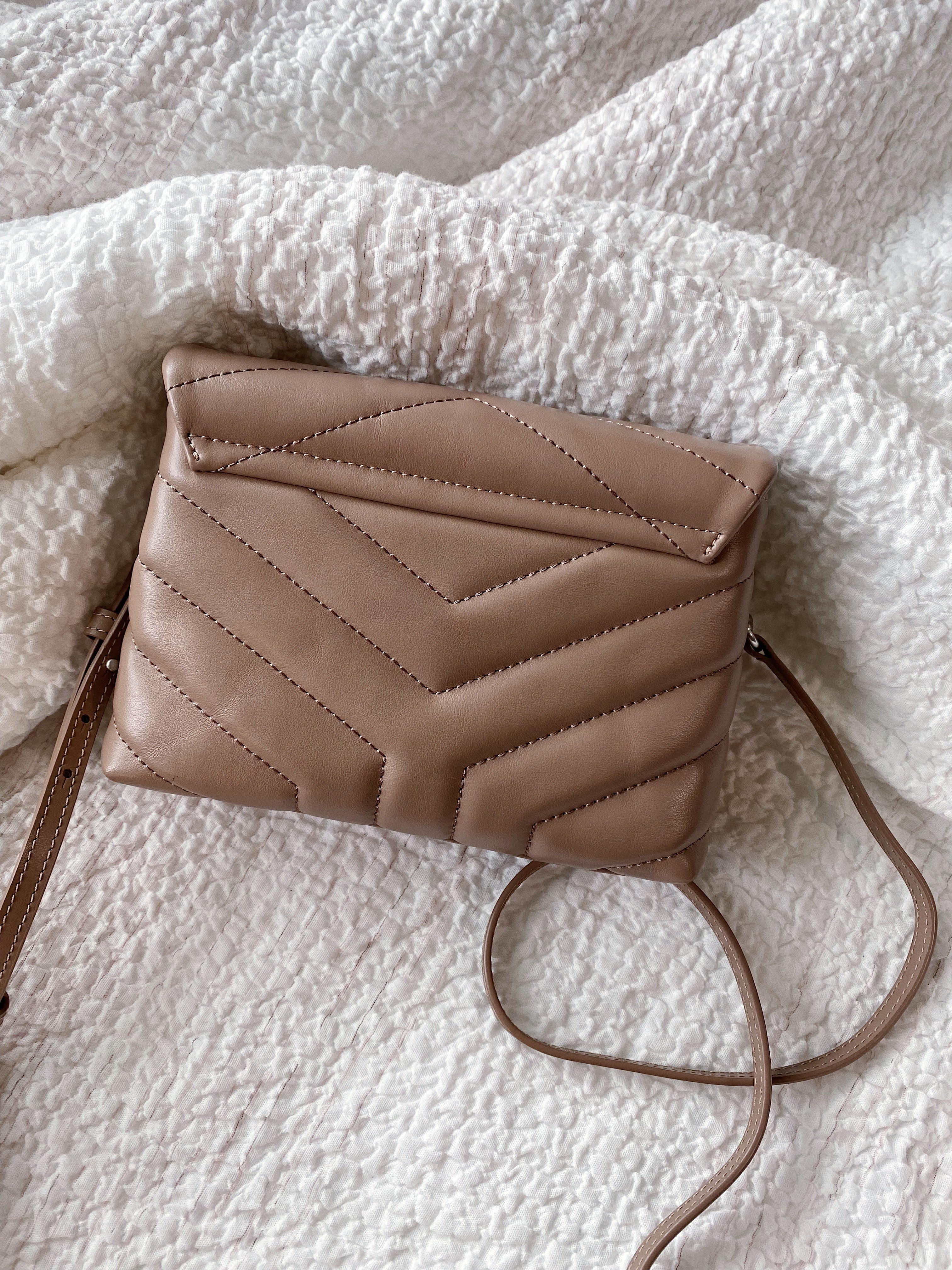 [TOP] Yves Saint Laurent YSL Loulou Toy Bag - Taupe