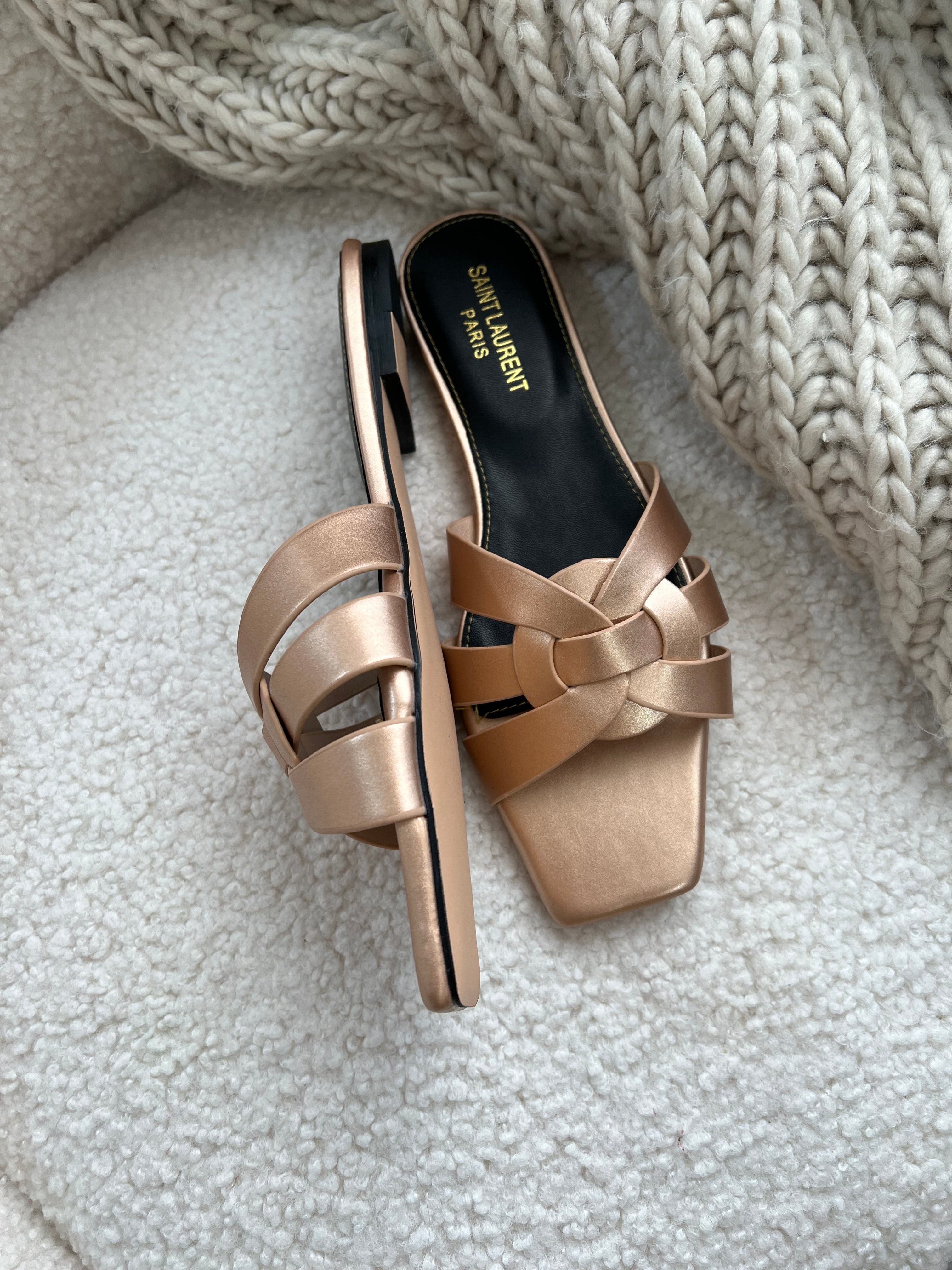 [TOP] Yves Saint Laurent YSL Flat Sandals - Gold