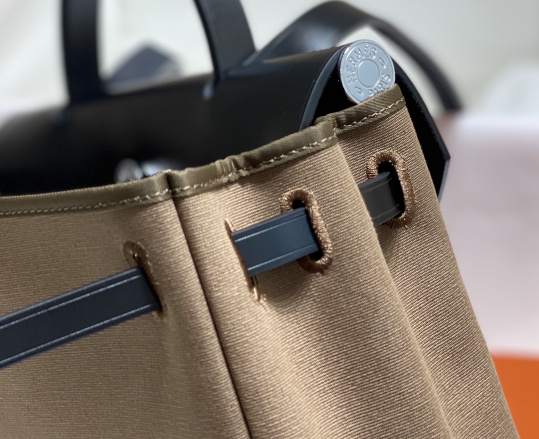 [TOP] HERMES Herbag Zip Handbag 31cm