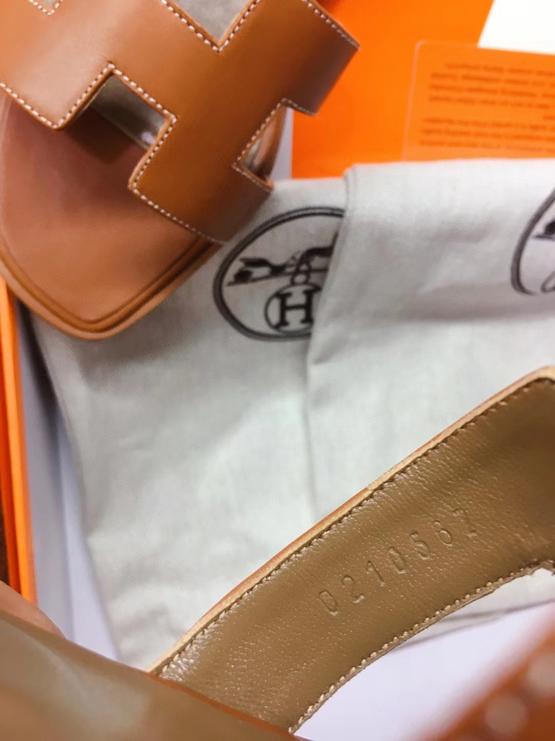 [TOP] HERMES Oran Smooth Leather Slides - Black/White/Brown