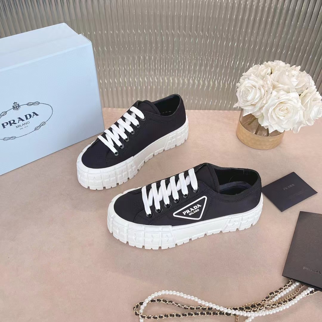 [TOP] PRADA Triangle Logo Sneaker - Black