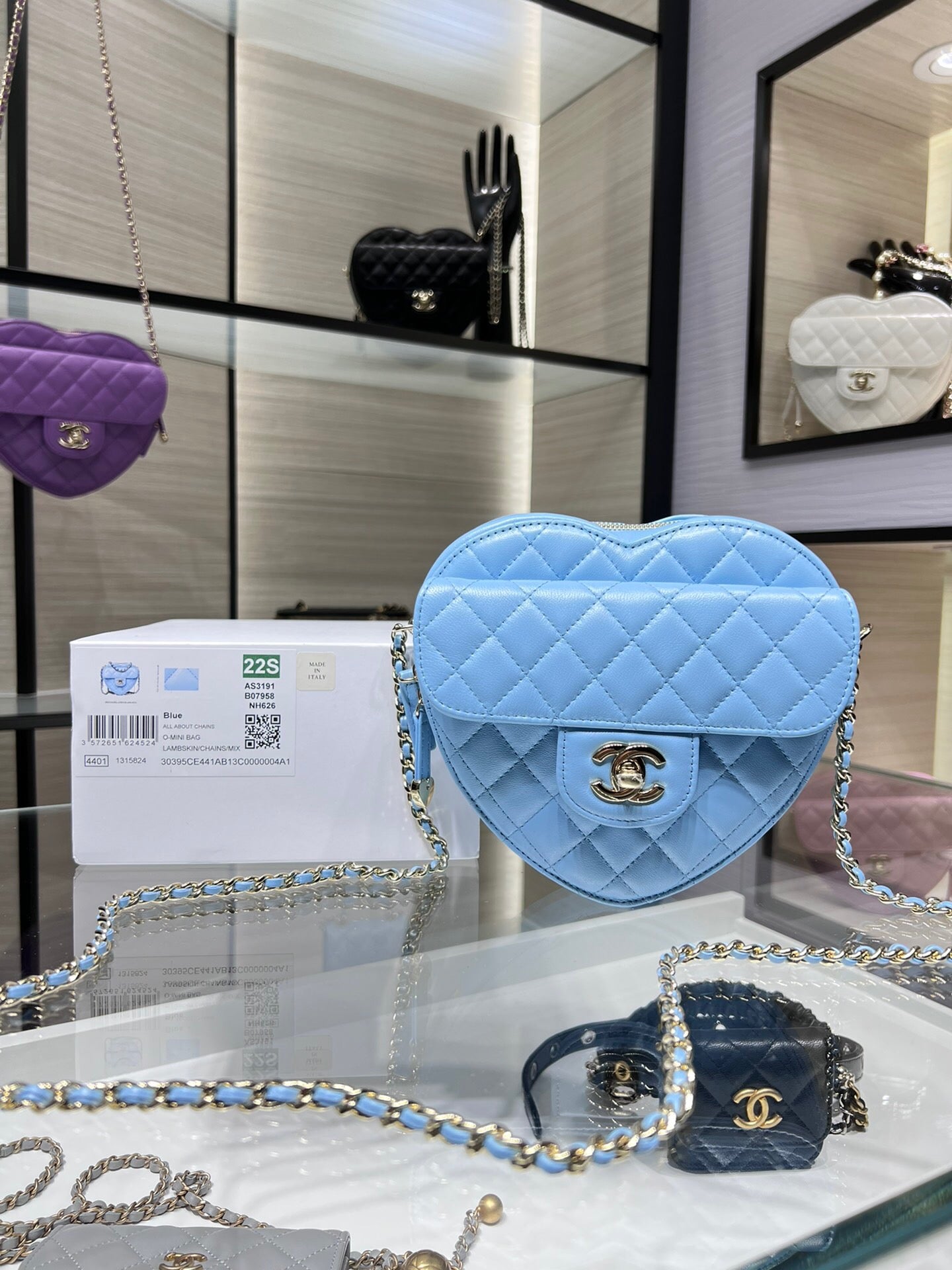 [TOP] CHANEL Heart Bag Large 16.5x18x6.5cm - Blue & GHW
