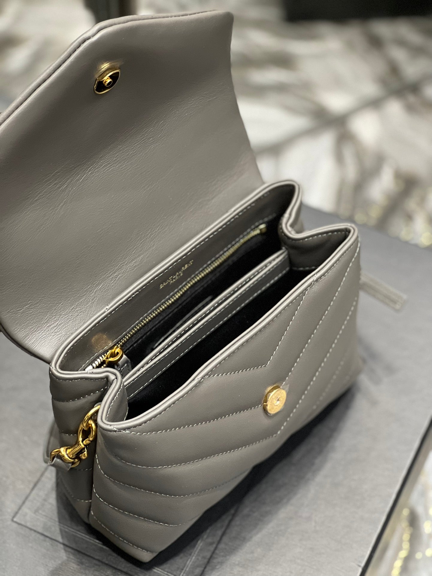 [TOP] Yves Saint Laurent YSL Loulou Toy Bag 20cm - Grey