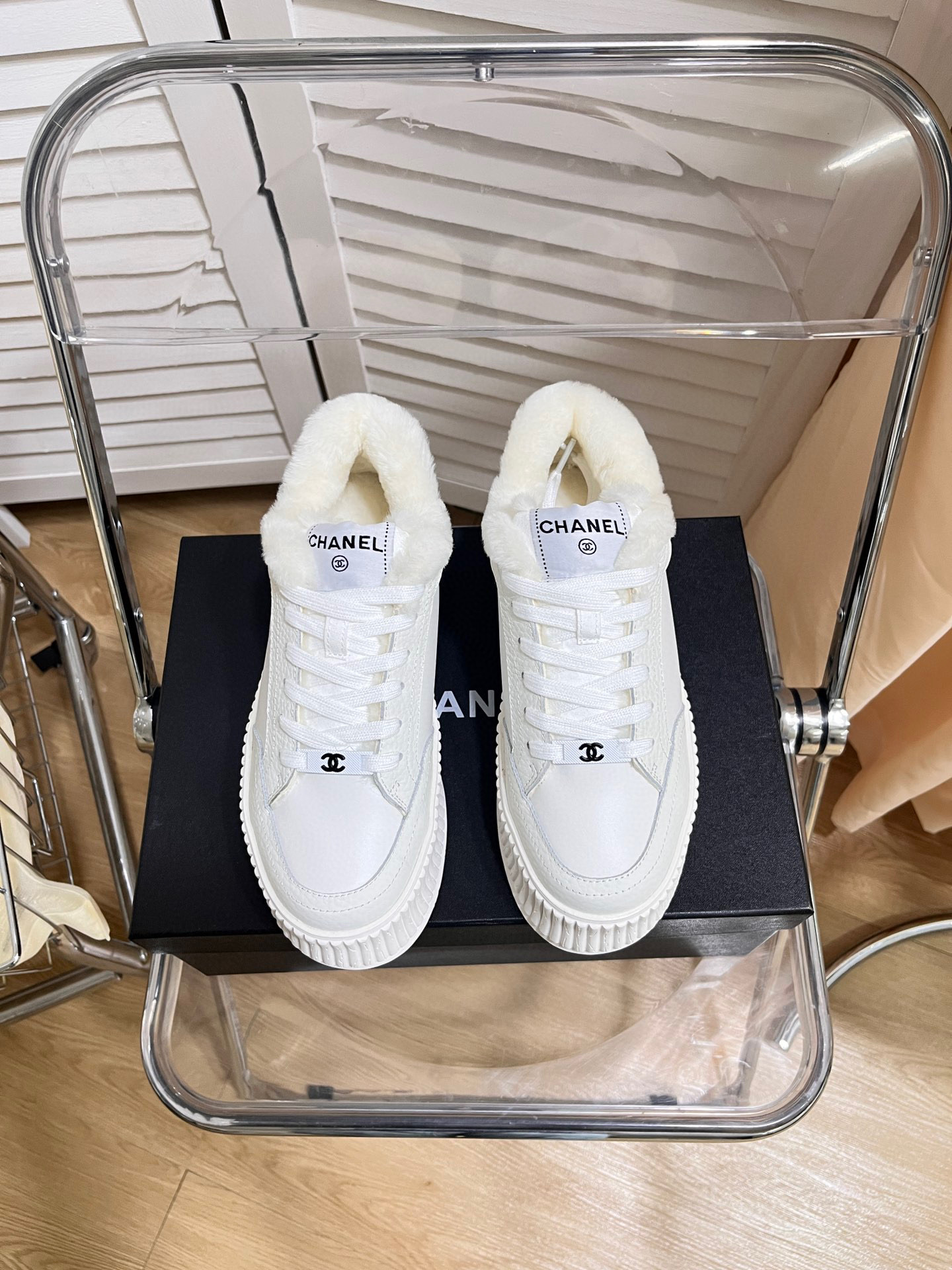 [TOP] CHANEL Two Tone Sneaker with Fur Trim - Black/White/Pink