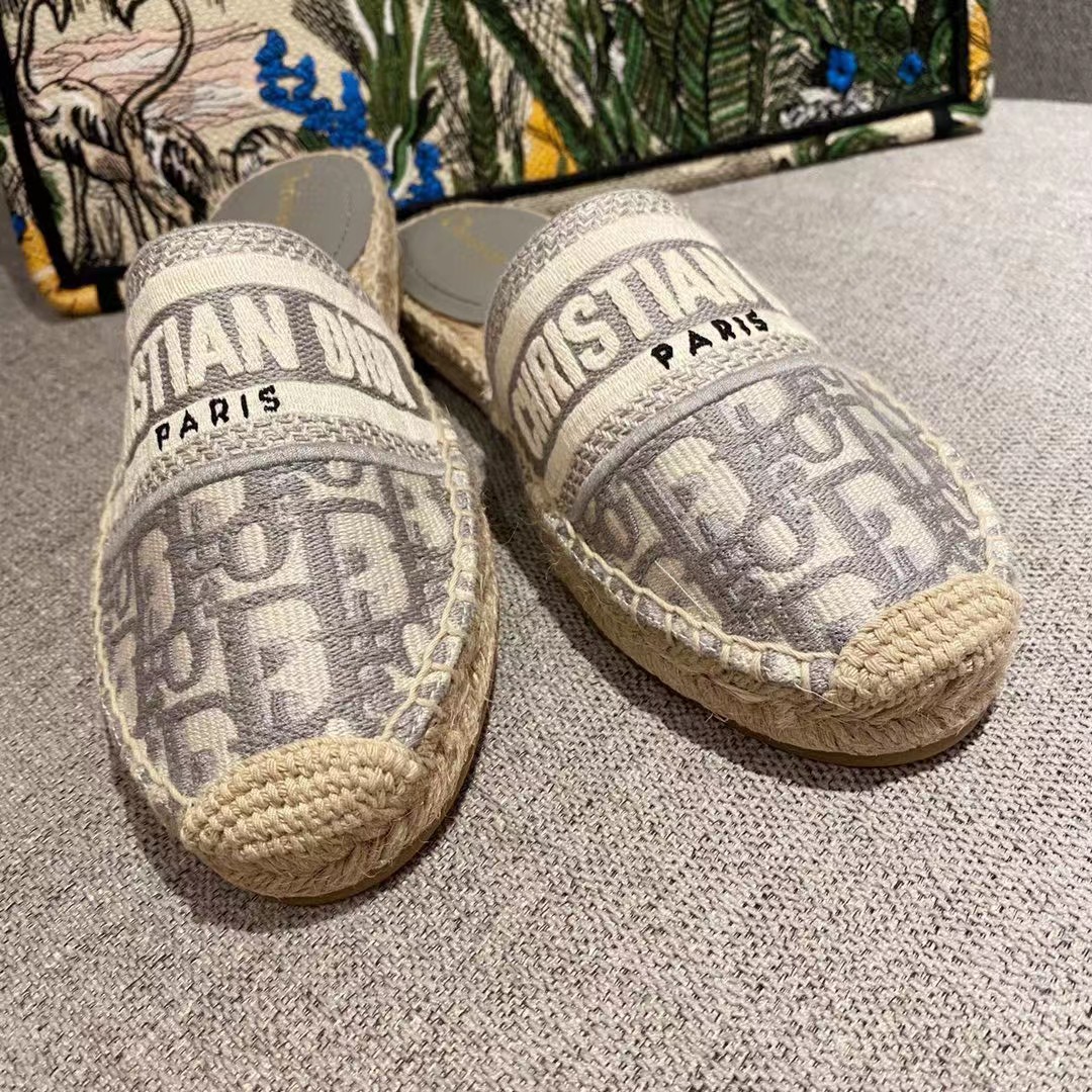 [TOP] Christian Dior Straw Embroidered Mullet - Blue/Grey