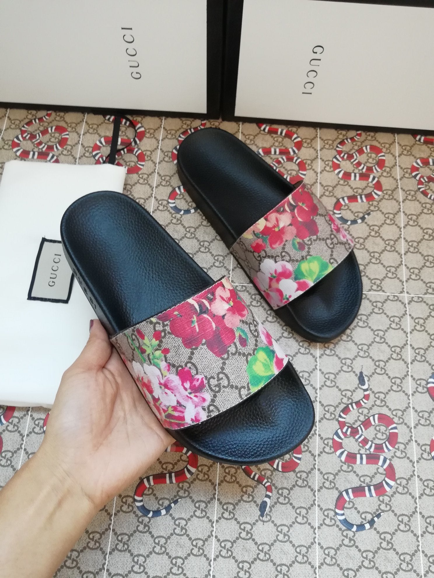 [TOP] GUCCI Flower Slide
