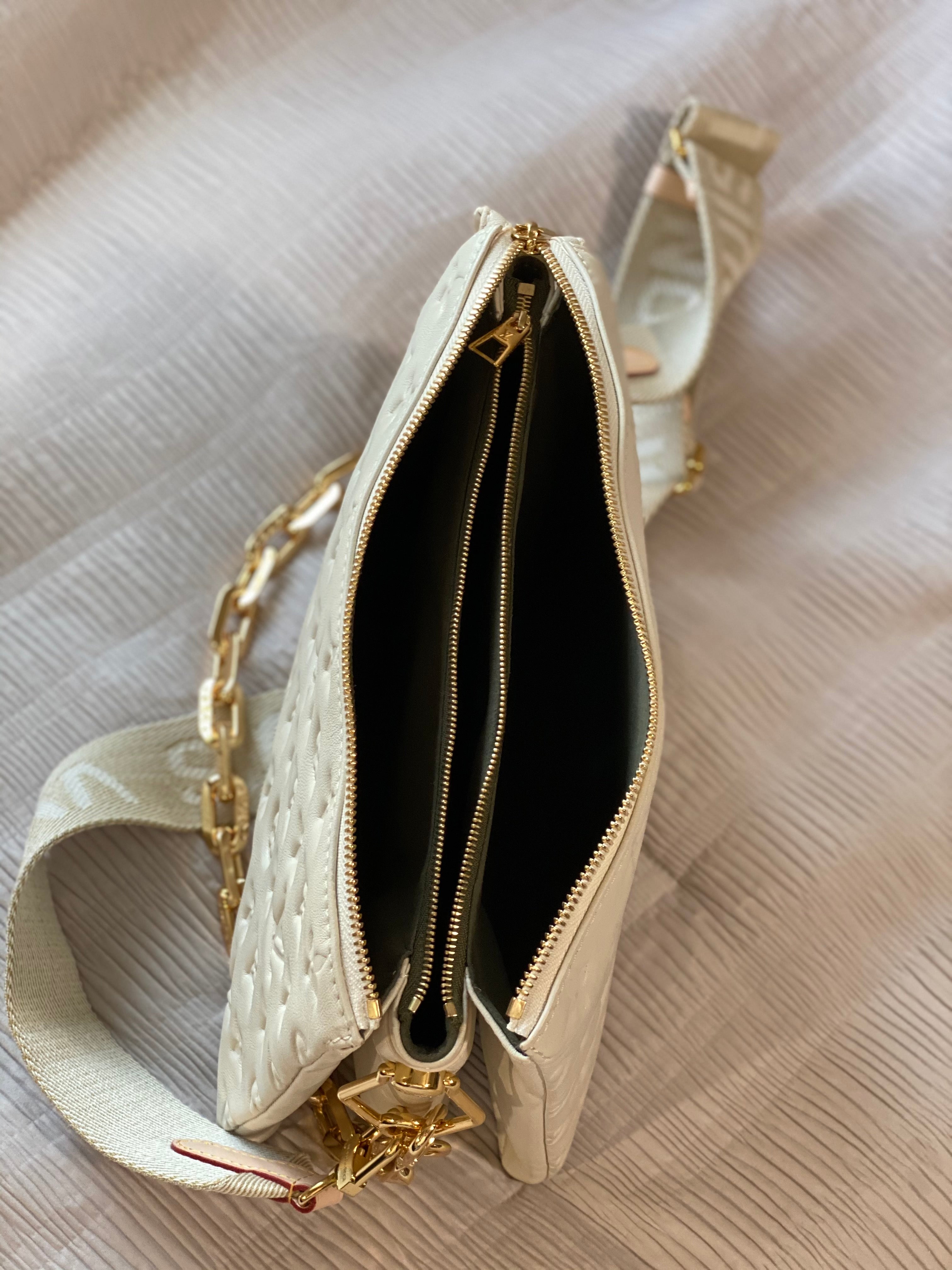 [TOP] Louis Vuitton LV Coussin 26x20x12cm - Cream