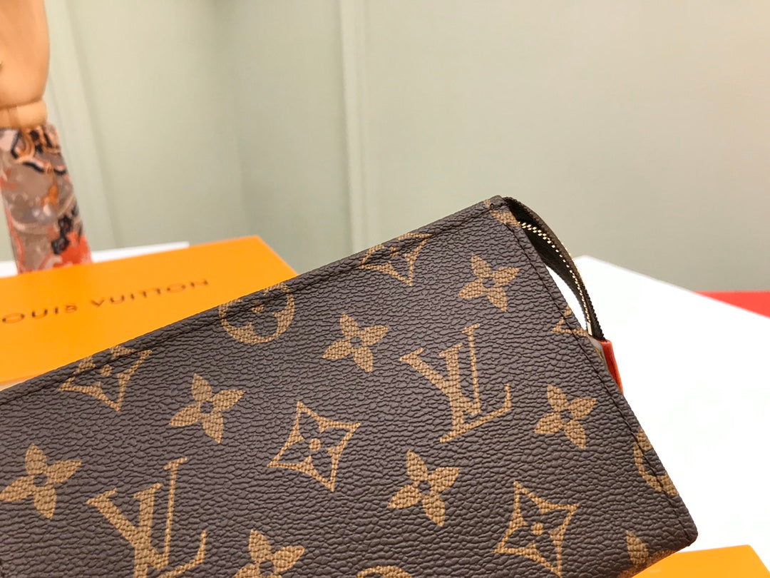 [TOP] Louis Vuitton LV Toilery Pouch Monogram 15-Brown
