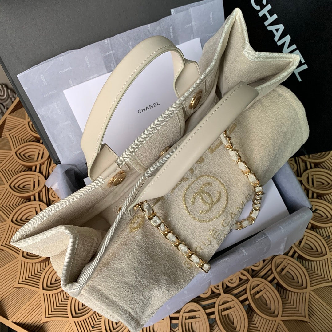 [TOP] CHANEL Deauville Tote Shopping Bag - White and Golden Threading