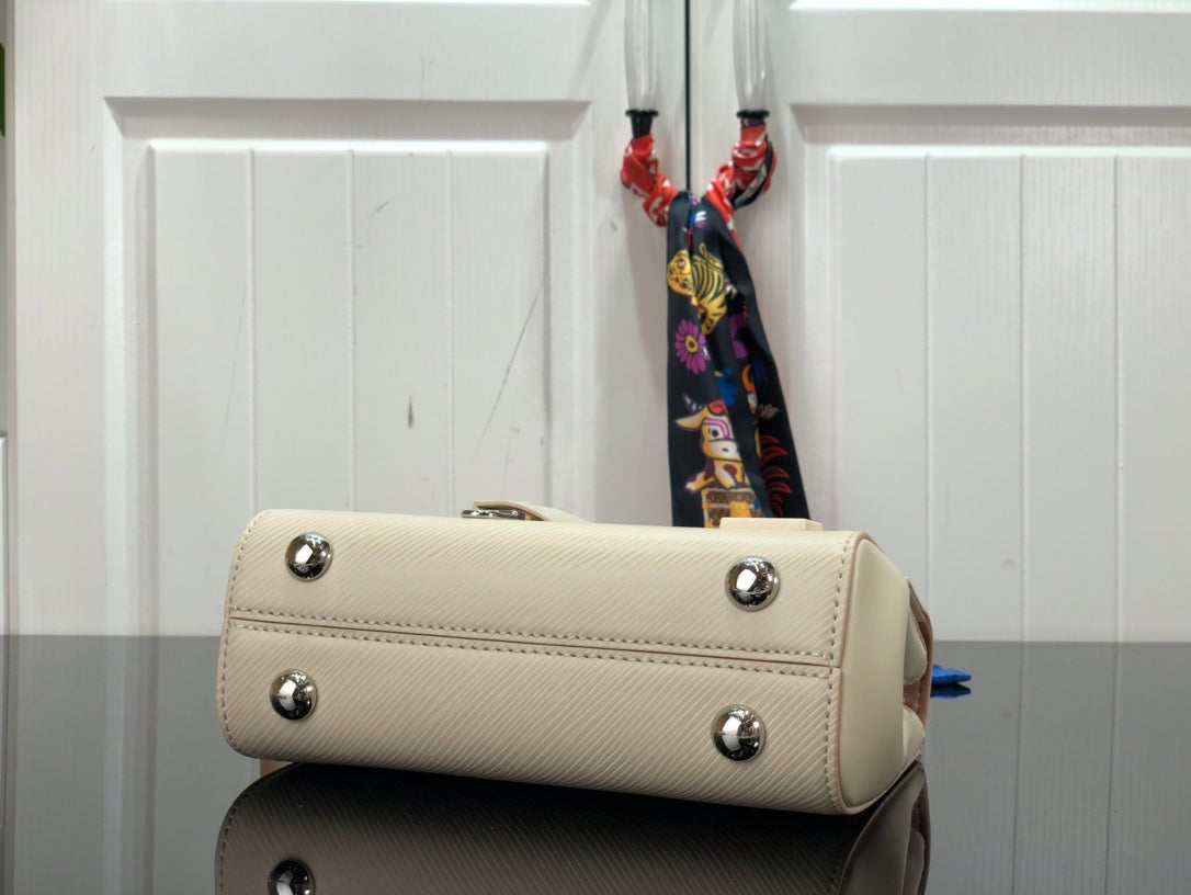[TOP] Louis Vuitton LV  Cluny Epi Leather 20 x 16 x 7.5 cm- Creamy White