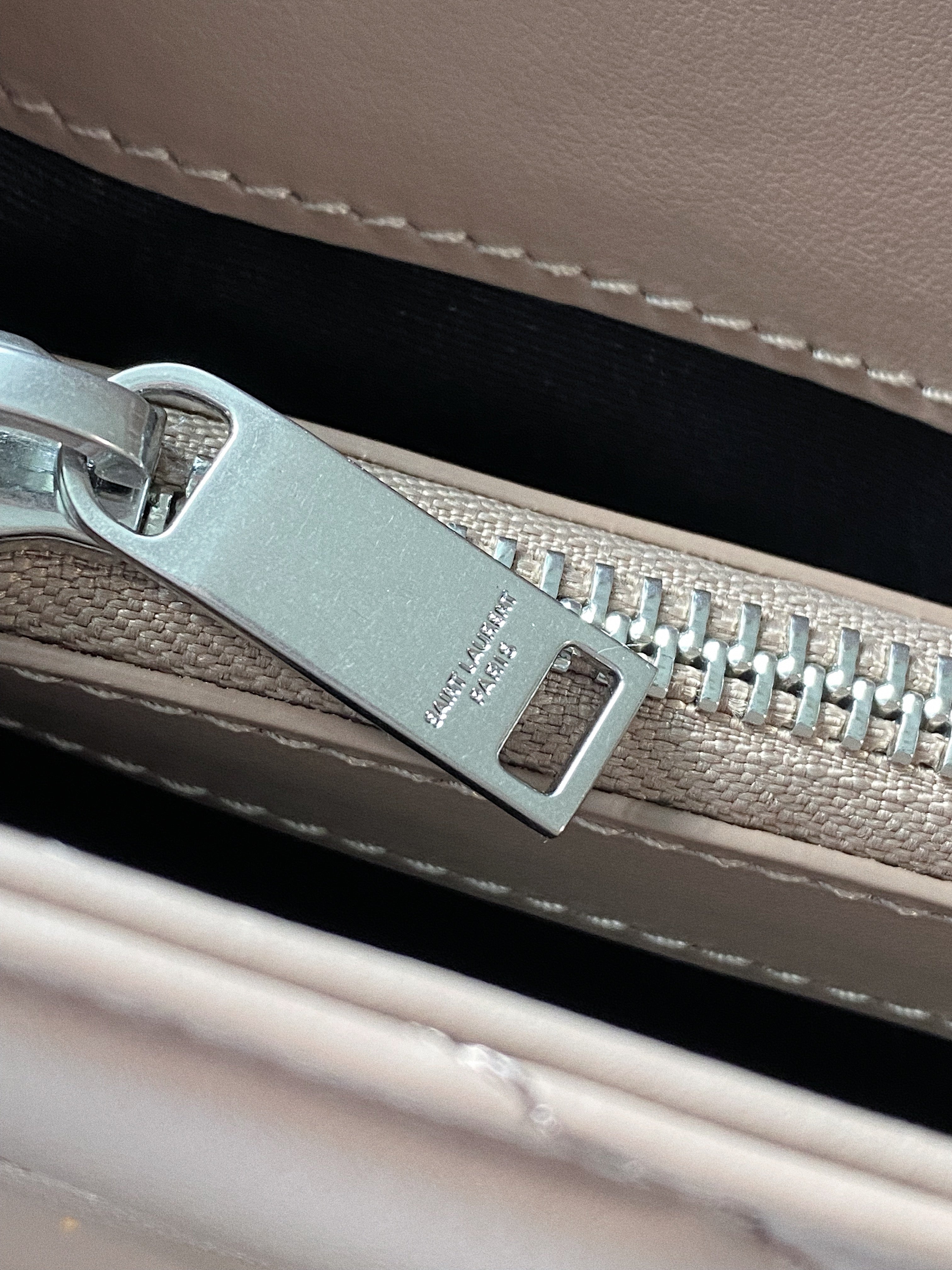 [TOP] Yves Saint Laurent YSL Loulou Quilted Shoulder Bag Small 20cm - Taupe