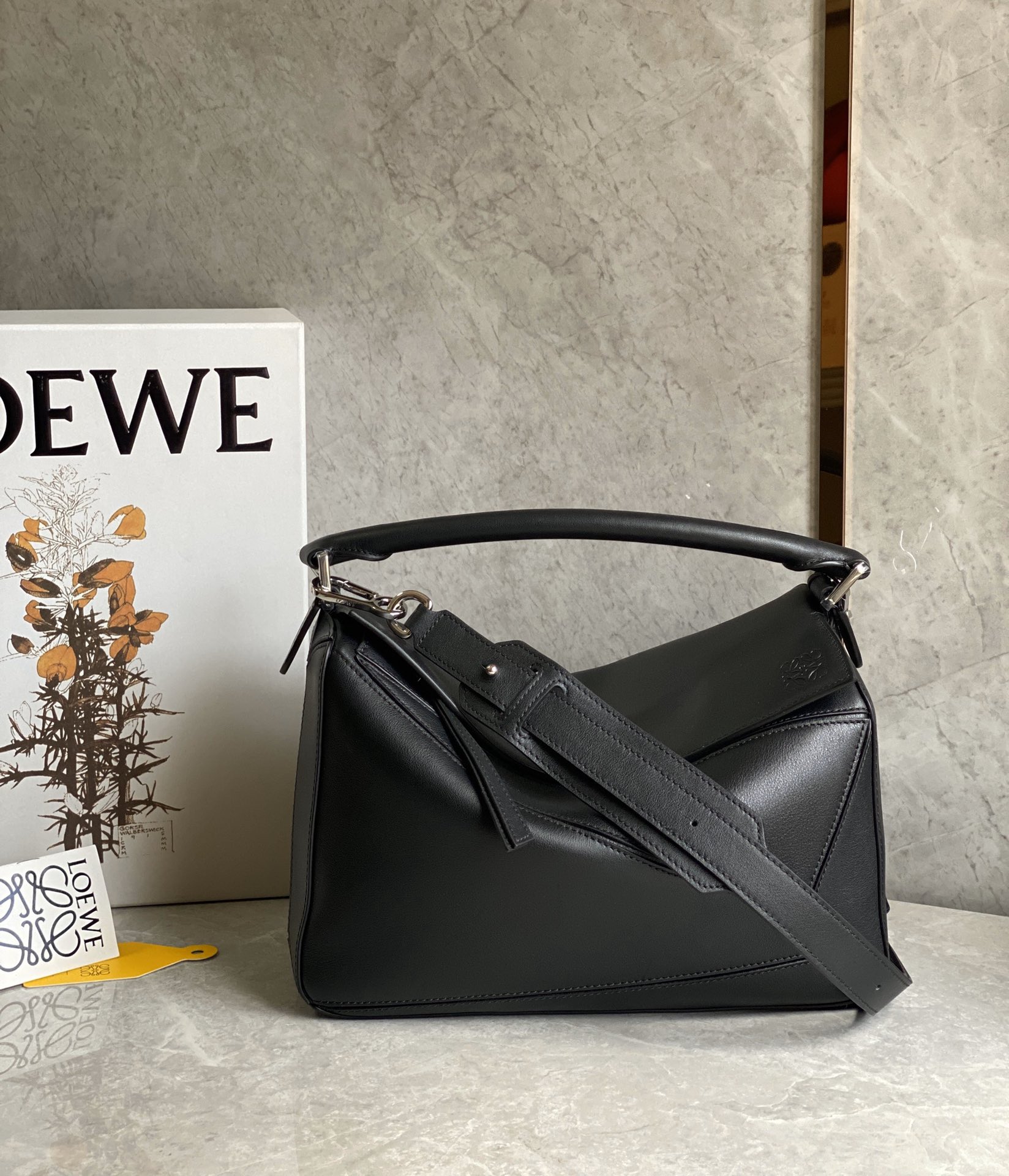 [TOP] LOEWE Puzzle Bag 24*10*14cm/30*12*19cm - Black