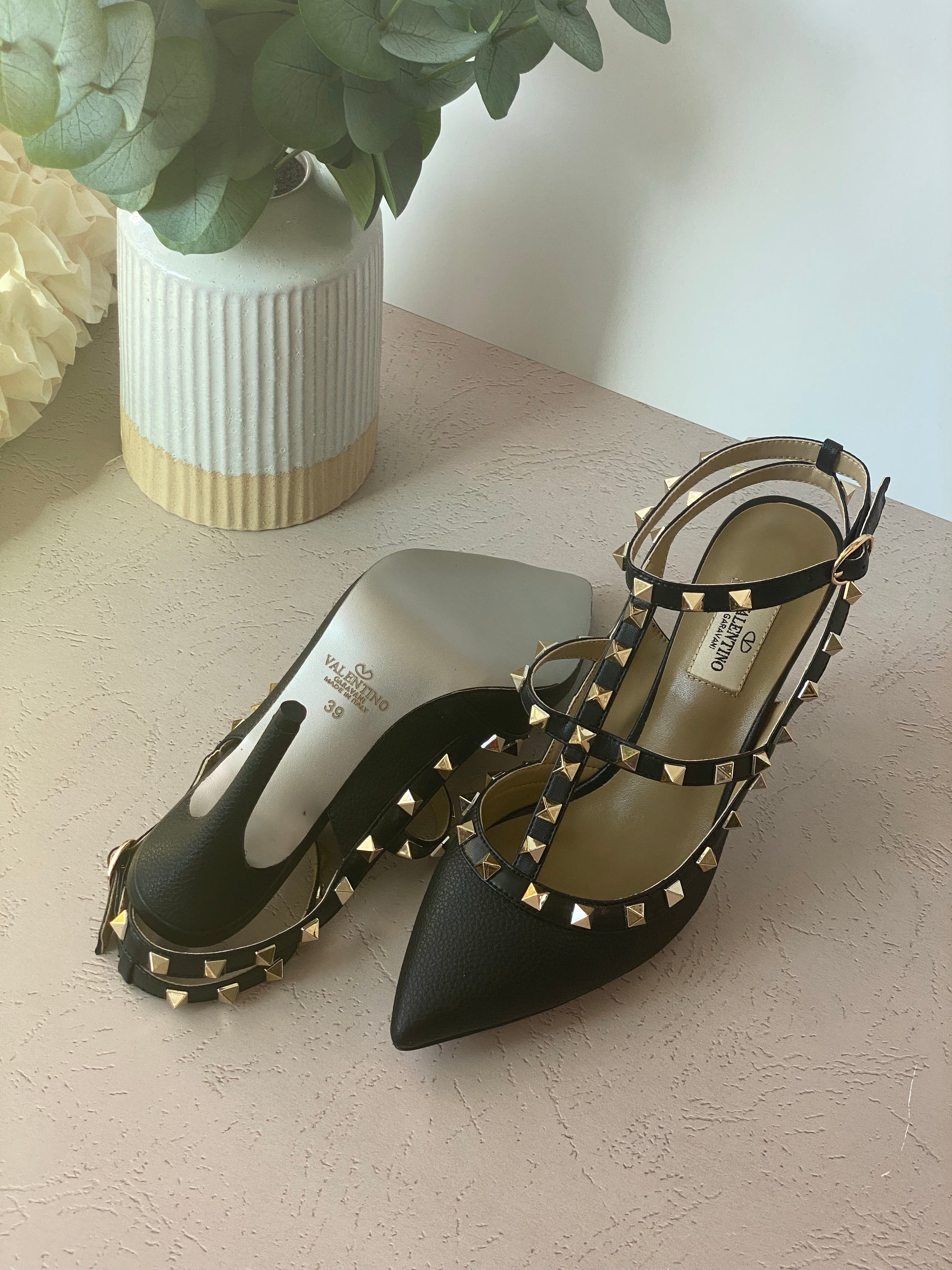 [TOP] VALENTINO  Rock Studs High Heels Grainy Leather - Black