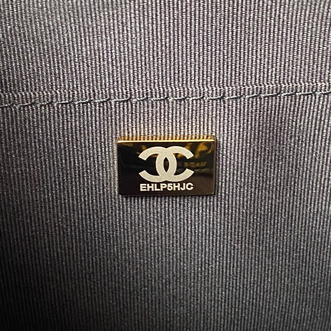 [TOP] CHANEL Calfskin Quilted Small Camera Case - Black