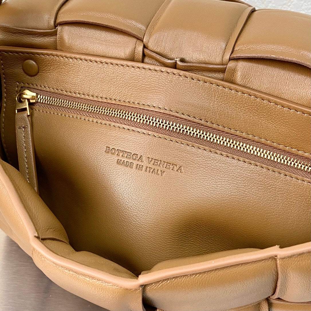 [TOP] Bottega Veneta BV  Paddle Cassette Bag - Caramel