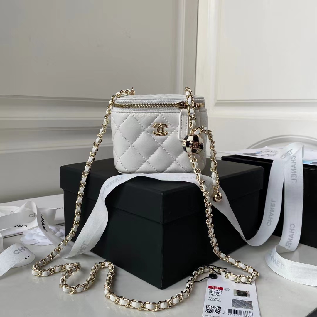 [TOP] CHANEL Vanity Case Lambskin 8.5*11*7cm -Black & White-GHW-2 colours