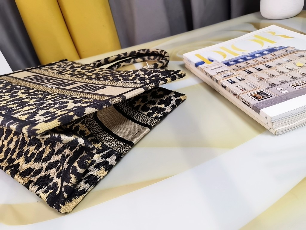 [TOP] Christian Dior Book Tote Bag - Medium  36.5CM- Leopard