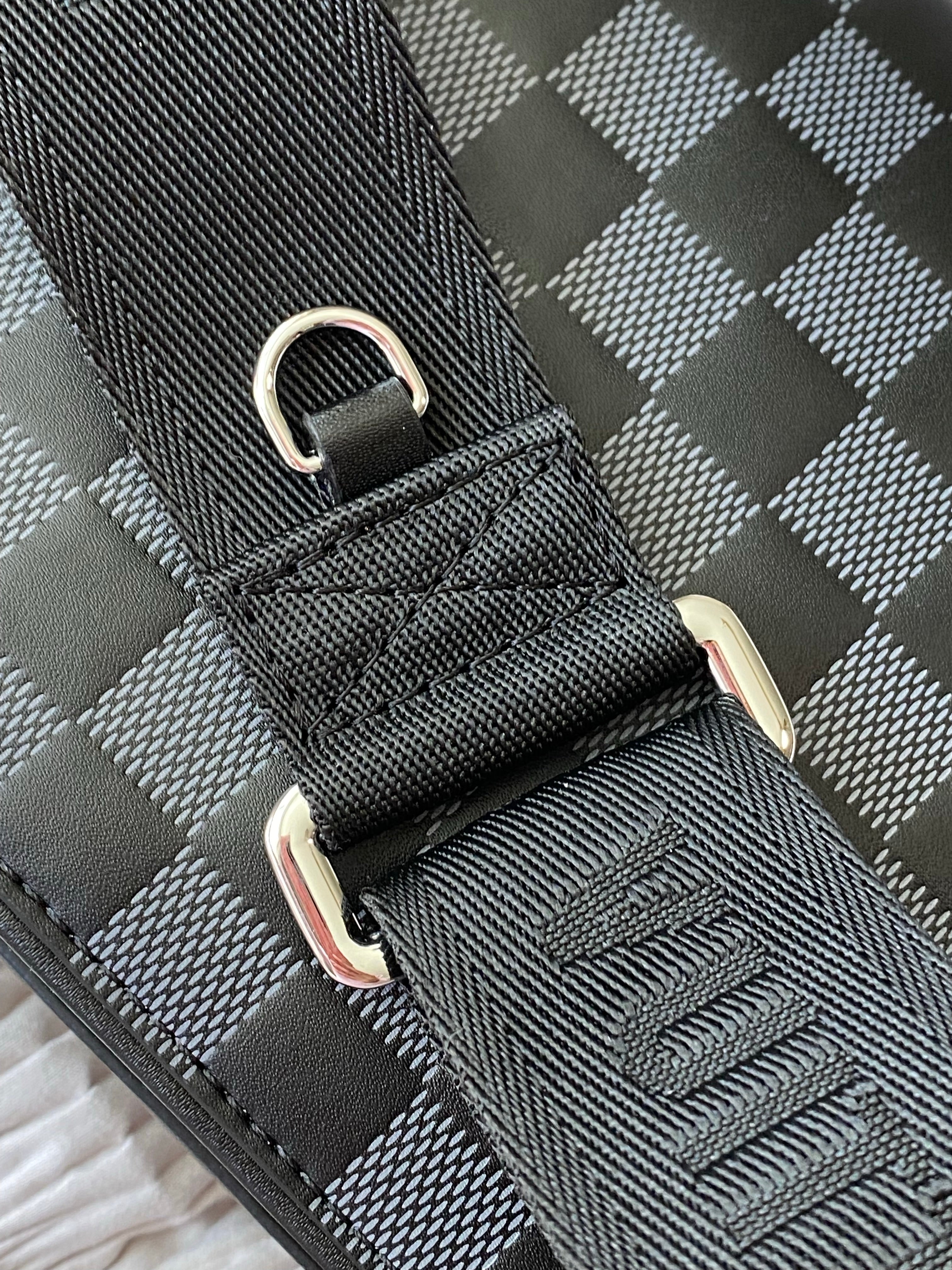 [TOP] Louis Vuitton LV  Messenger Bag 24 x 14 x 5 cm- Black