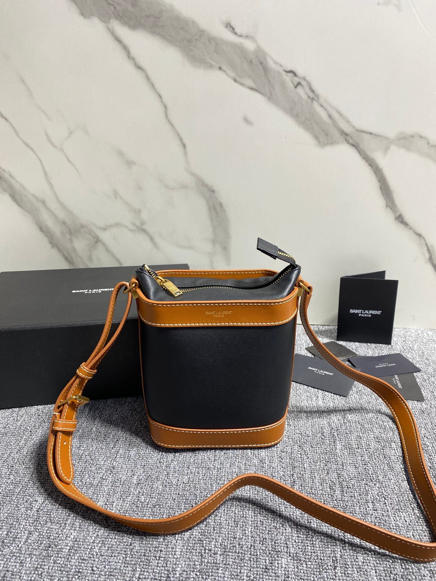 [TOP] Yves Saint Laurent YSL Aphile Bucket Bag - Black
