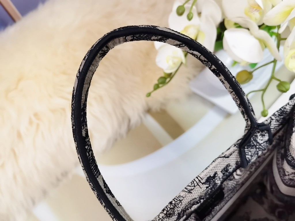 [TOP] Christian Dior Book Tote Christian Dior BOOK TOTE Handbag Small 26.5X21X14cm