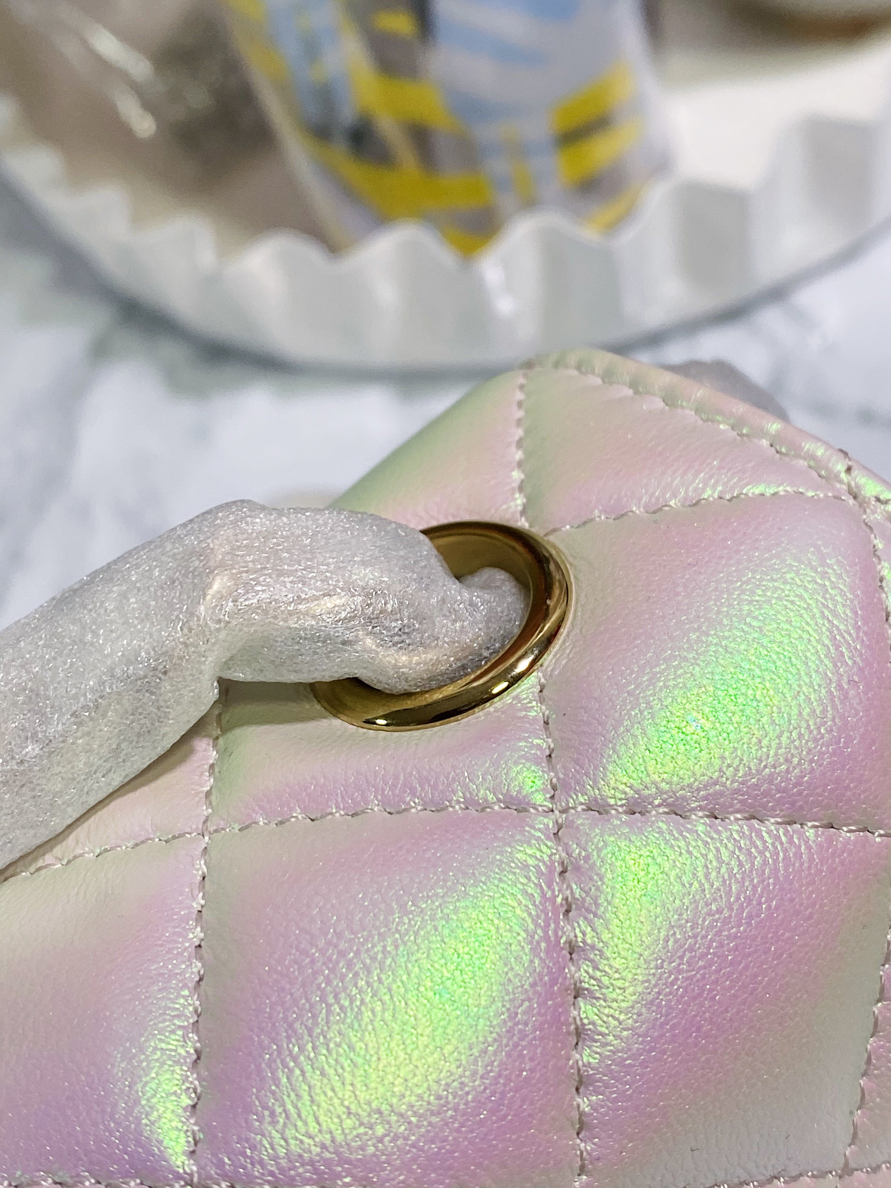 [TOP] CHANEL Classic Flap Bag Outside Thread Mini 20CM - White Iridescent