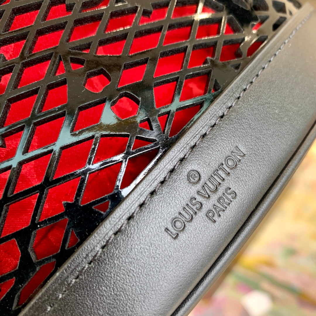 [TOP] Louis Vuitton LV  Nicolas Ghesquiere Bucket Bag 23 x 26 x 16 cm- Black