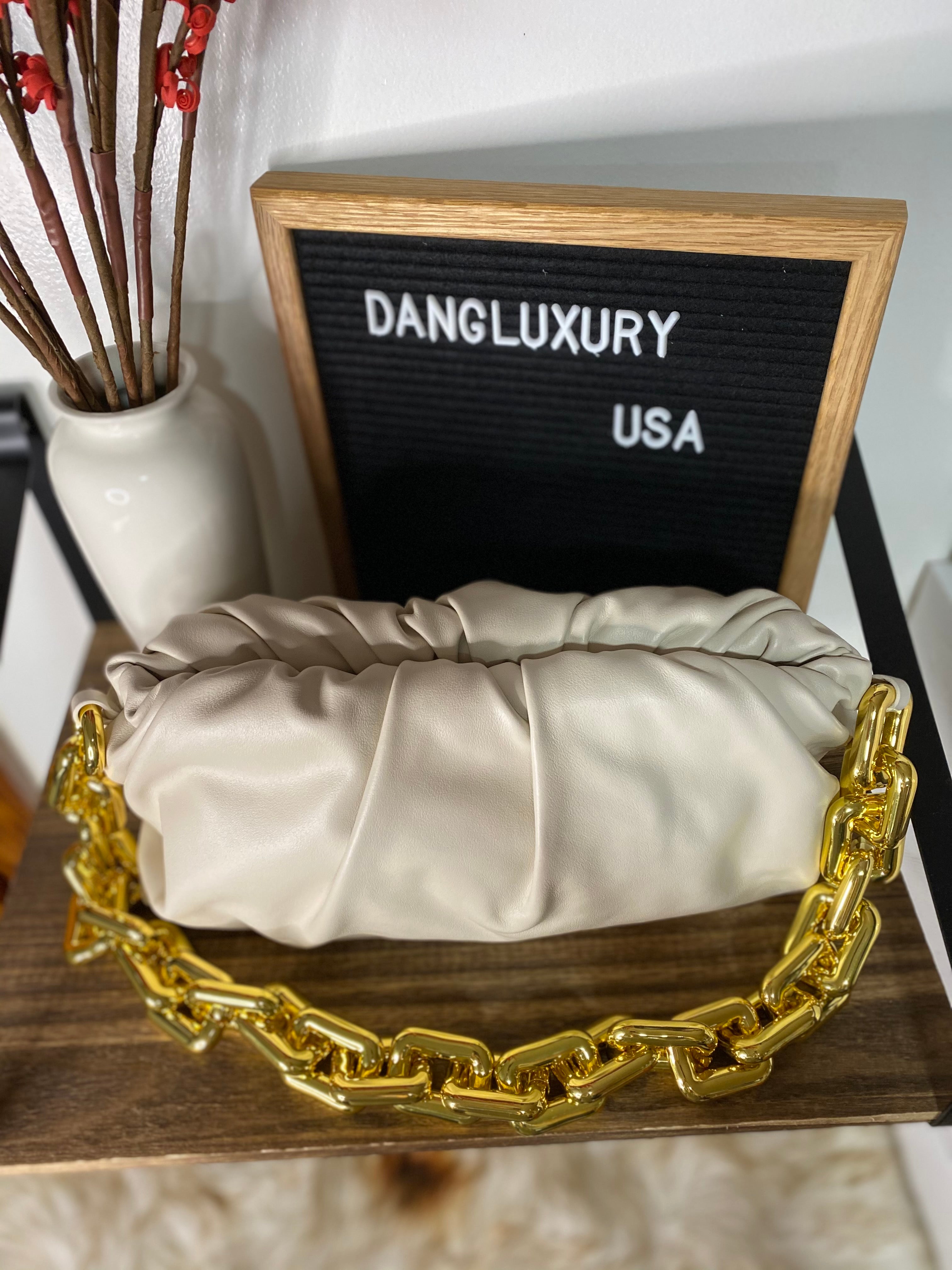 [TOP] Bottega Veneta BV  Chain Pouch  - Plaster