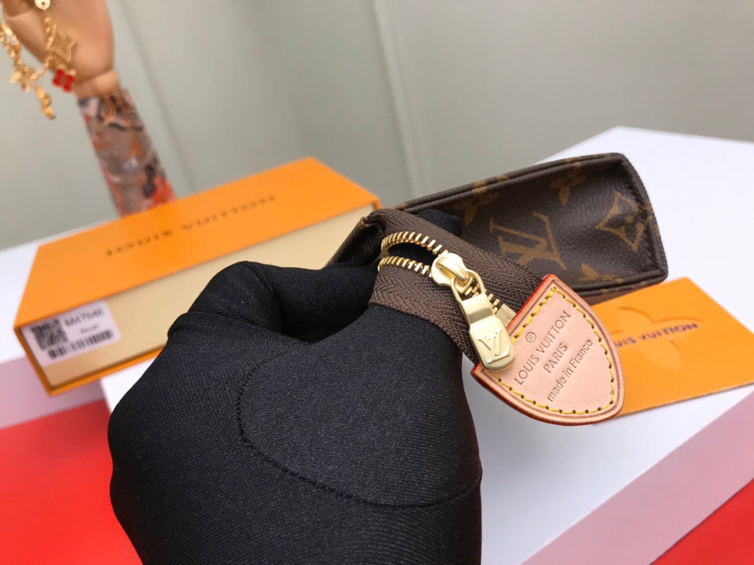 [TOP] Louis Vuitton LV Toilery Pouch Monogram 15-Brown