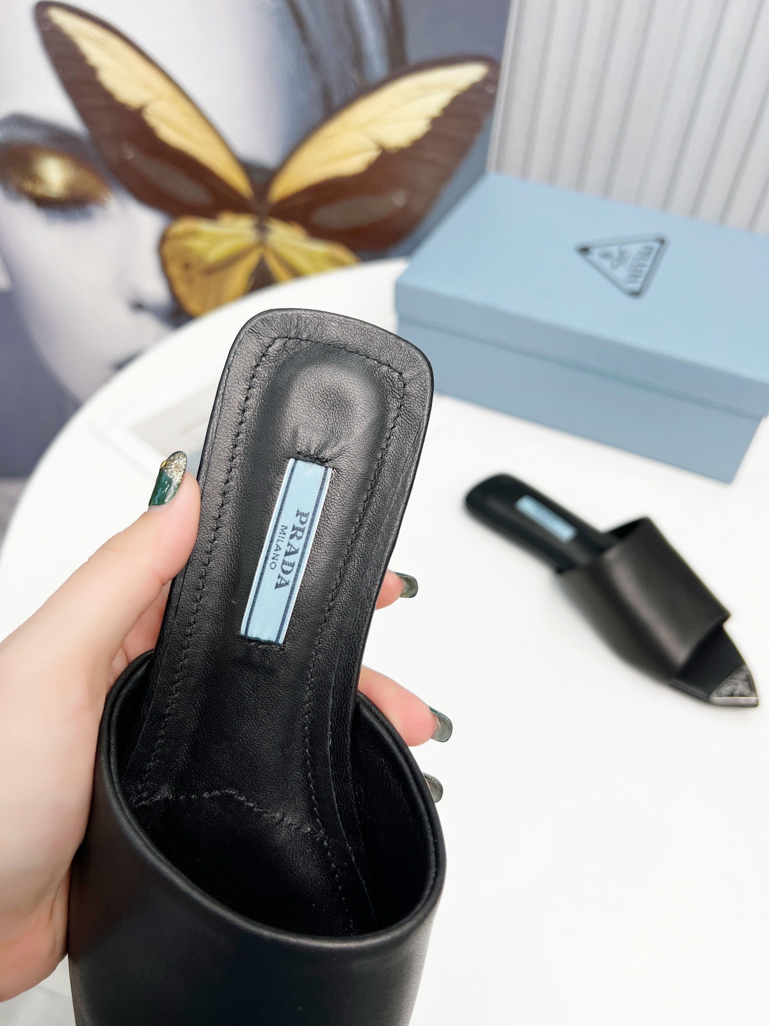 [TOP] PRADA Sleek Line Enamel Triangle Logo Leather - Black