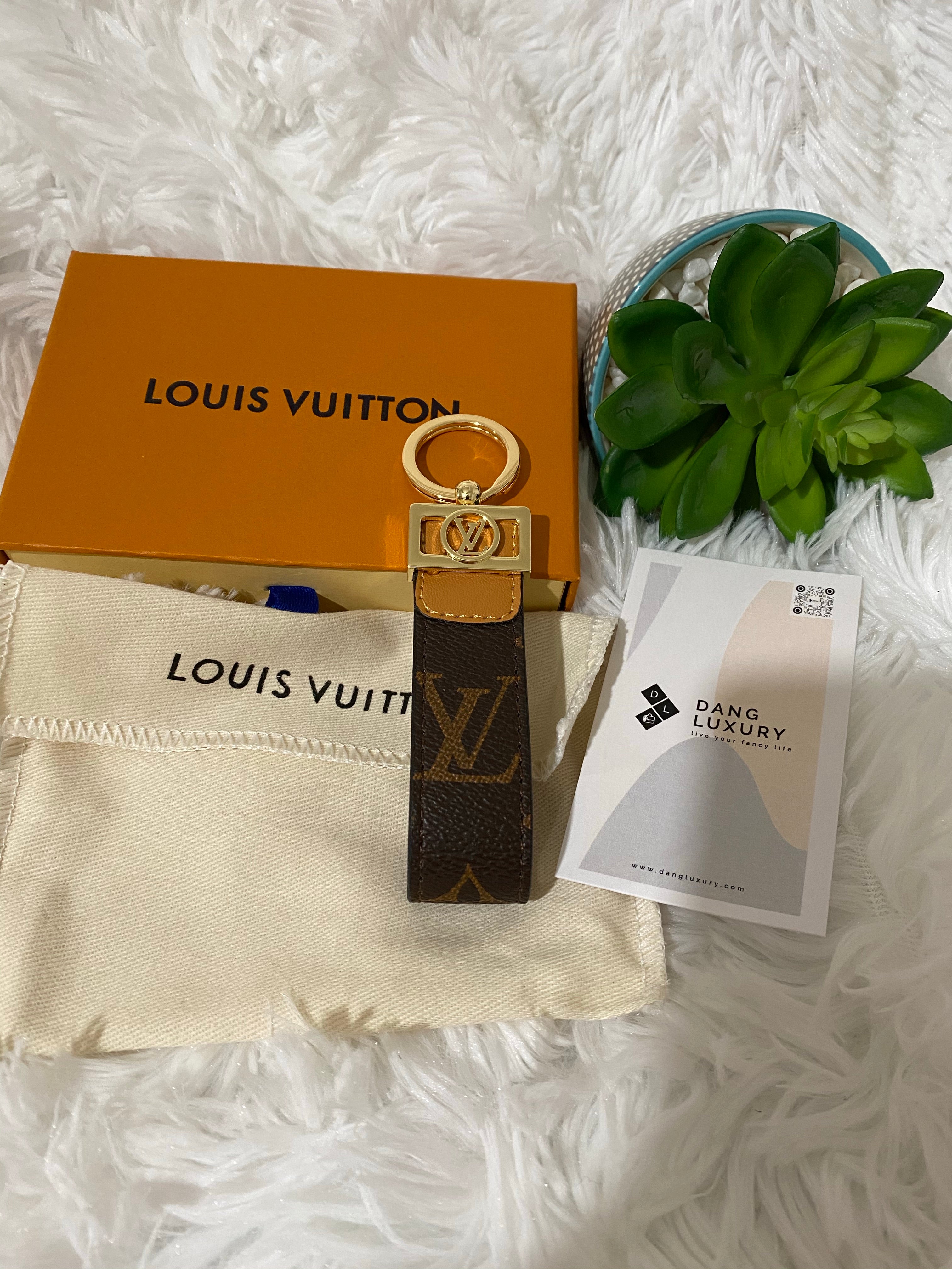 [TOP] Louis Vuitton LV Dauphine Dragonne Key Holder Monogram