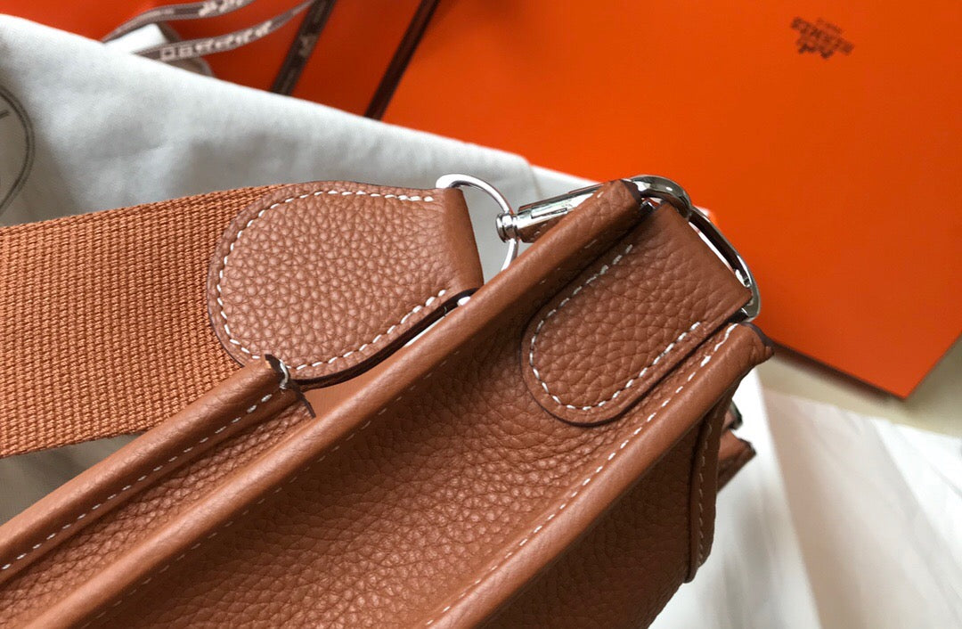 [TOP] HERMES Evelyne Togo Leather 28cm - Gold