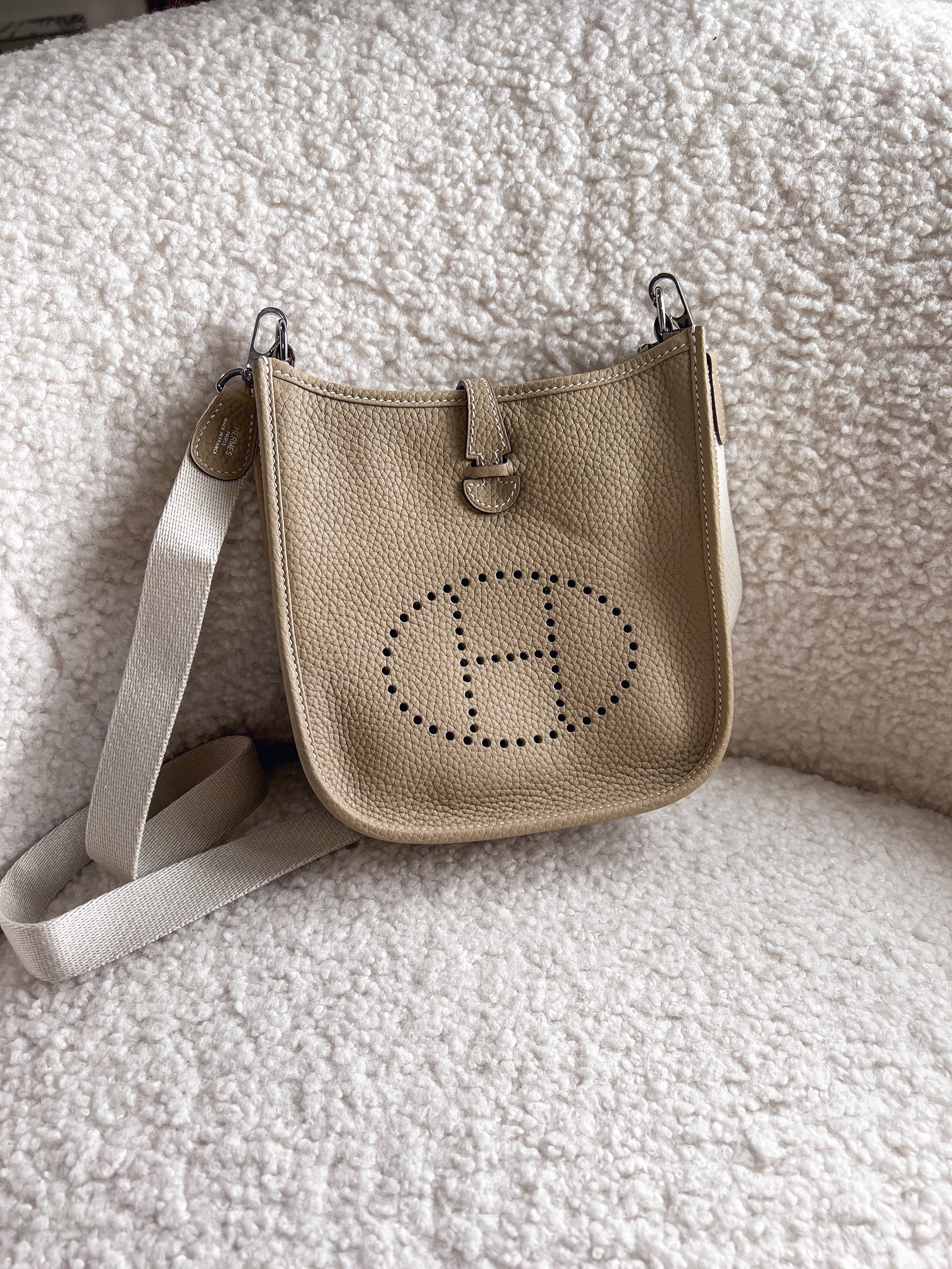 [TOP] HERMES Mini Evelyn Clemence Bag - Nata & PHW