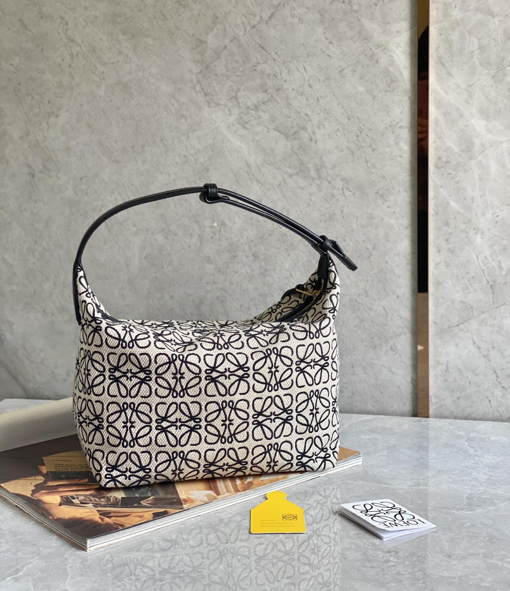 [TOP] LOEWE Cubi Bag Anagram 21*12*17cm/25*21*16.5cm - Black White