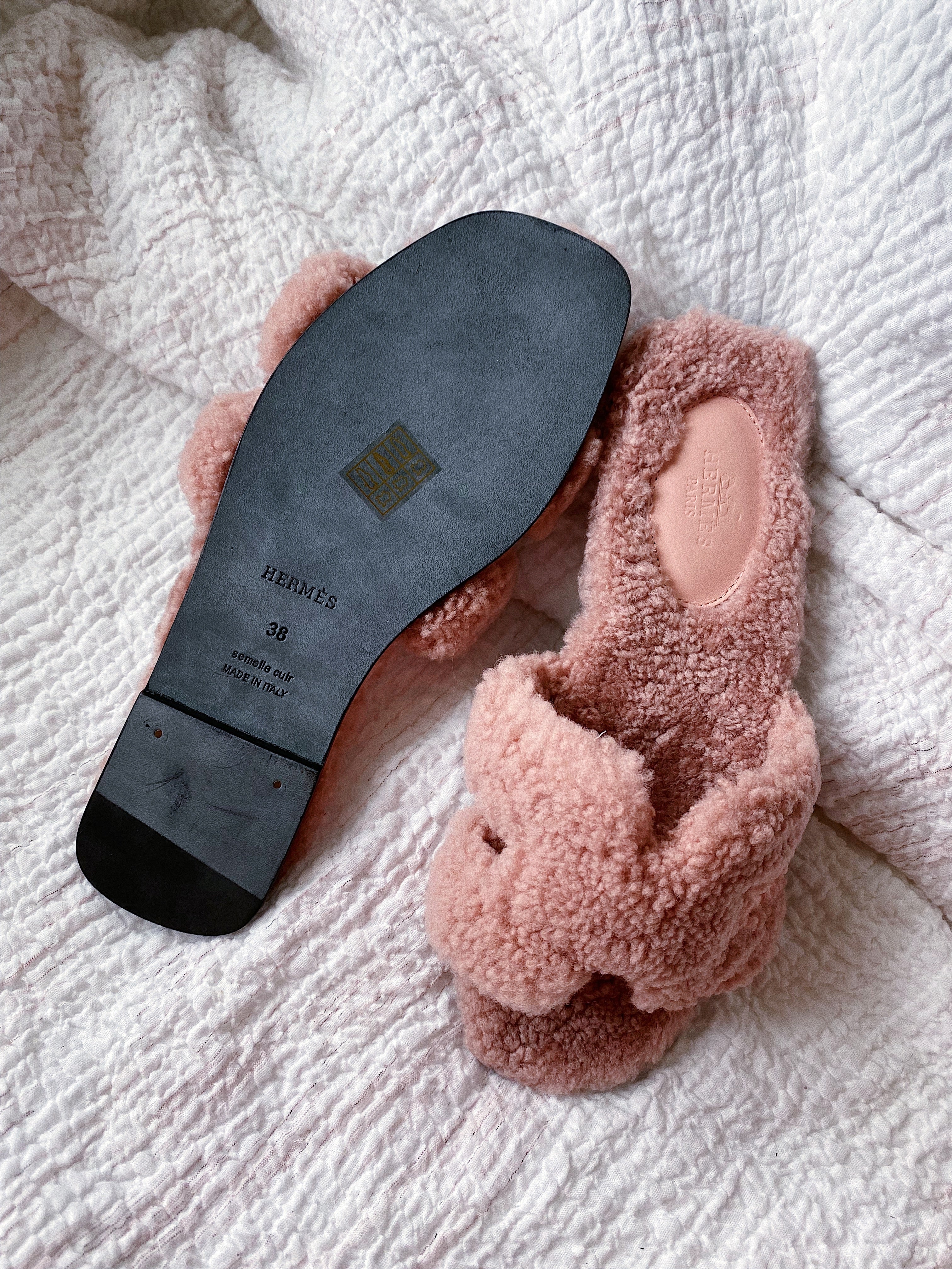 [TOP] HERMES Oran Open Toes Teddy Bear Sandals - Dusty Rose