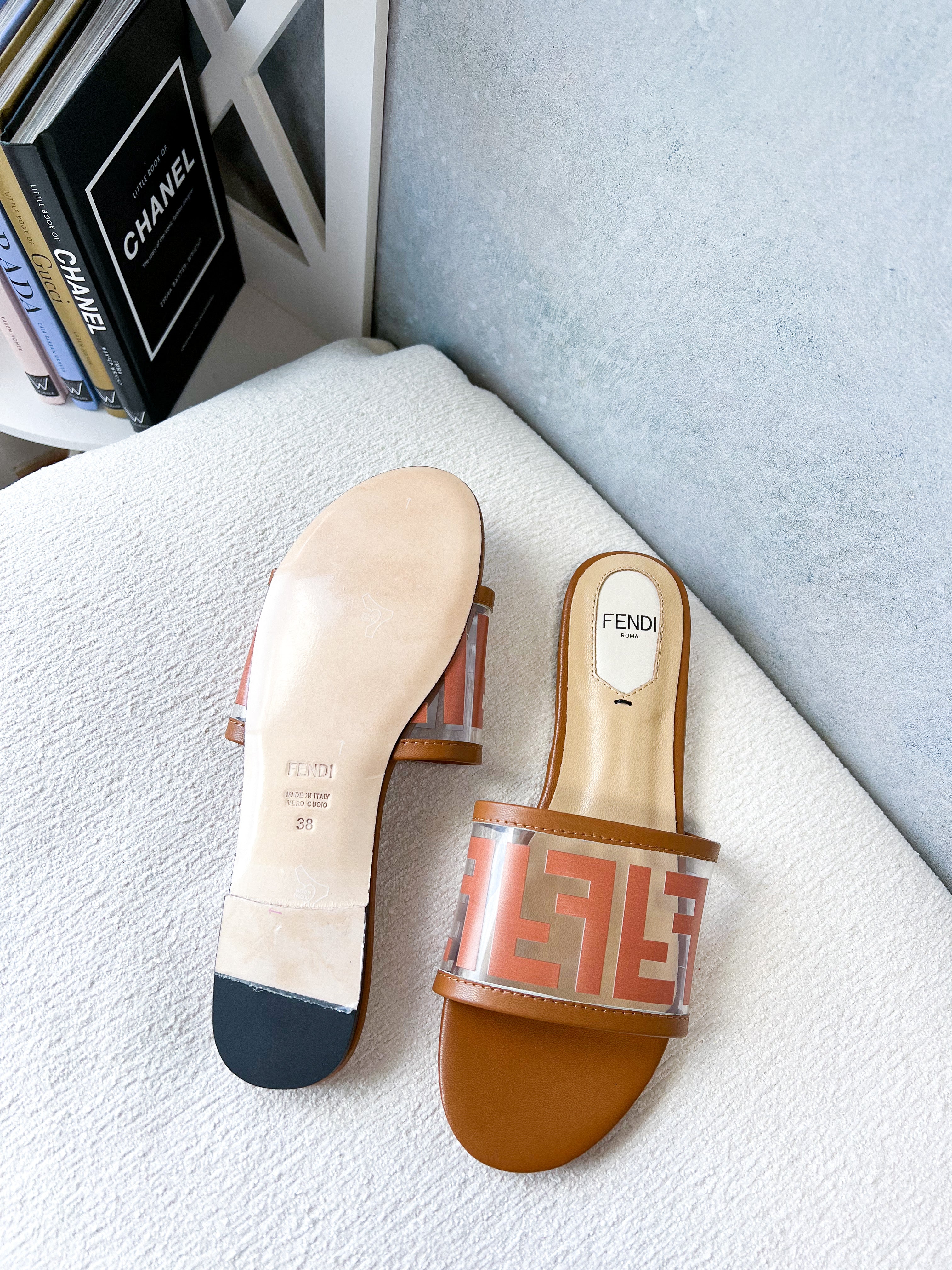 [TOP] FENDI FENDI Clear Slides - Brown