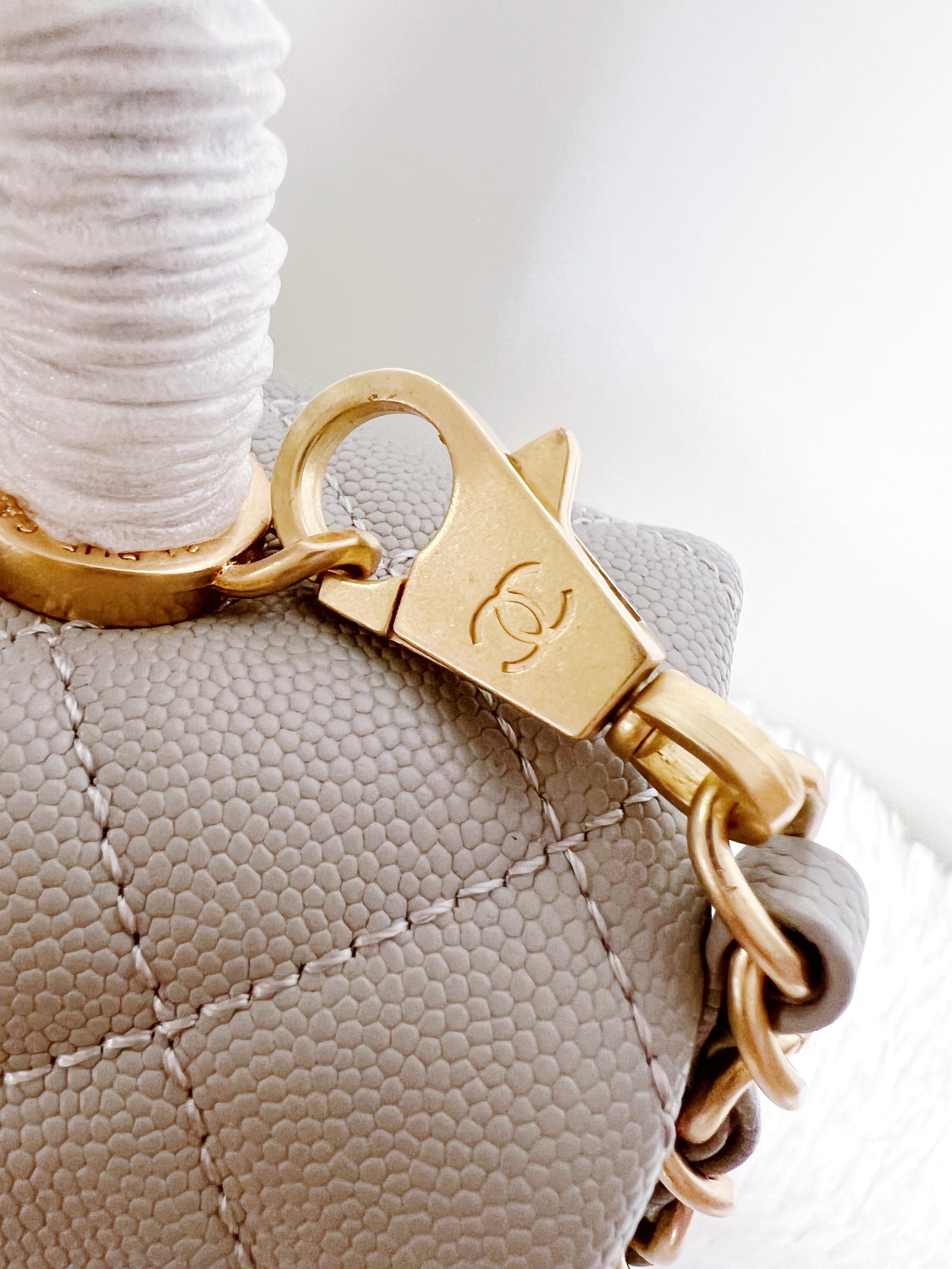 [TOP] Chanel Top Handle Medium Bag 18x29X12CM - Grey & GHW