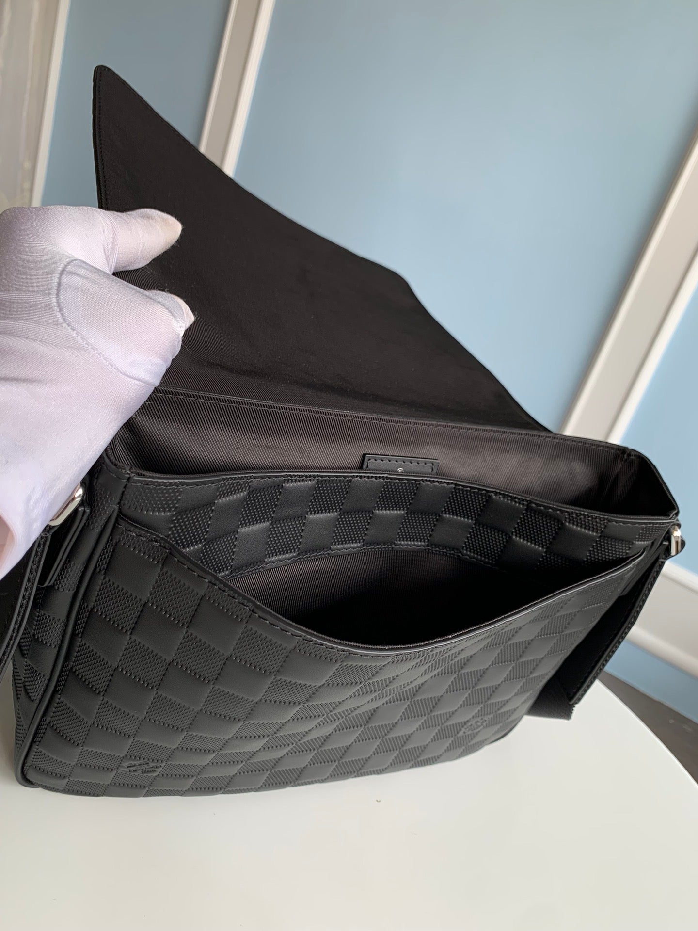 [TOP] Louis Vuitton LV District Damier Infini PM 33x28x8CM- Black